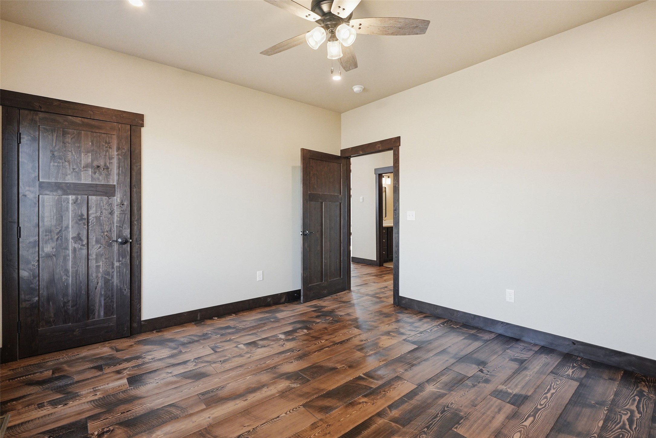  475 Ashleigh Lane - 物件實景