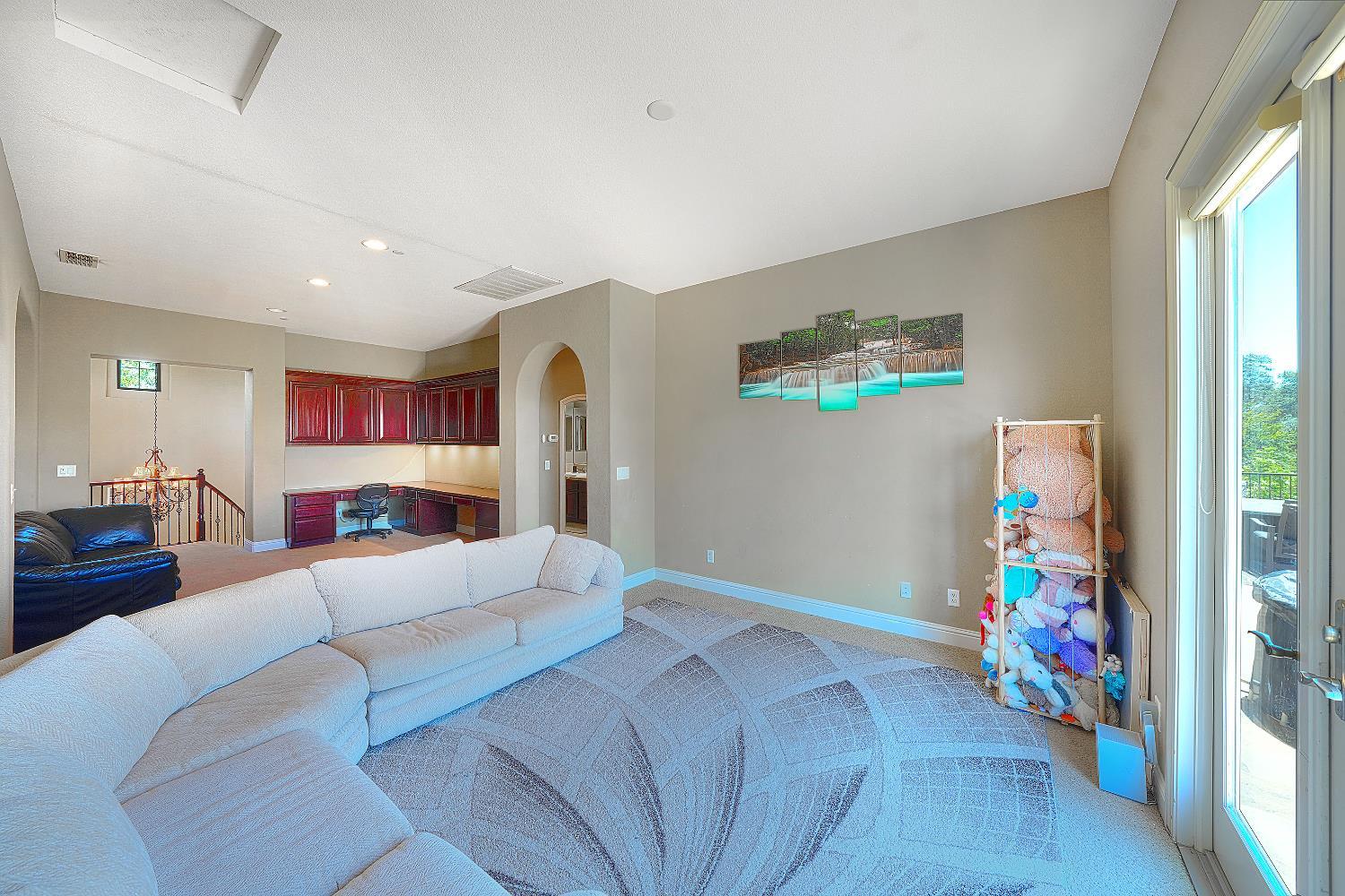 Lincoln, California, 95648, United States, 7 Bedrooms Bedrooms, ,5 BathroomsBathrooms,Residential,For Sale,1984434