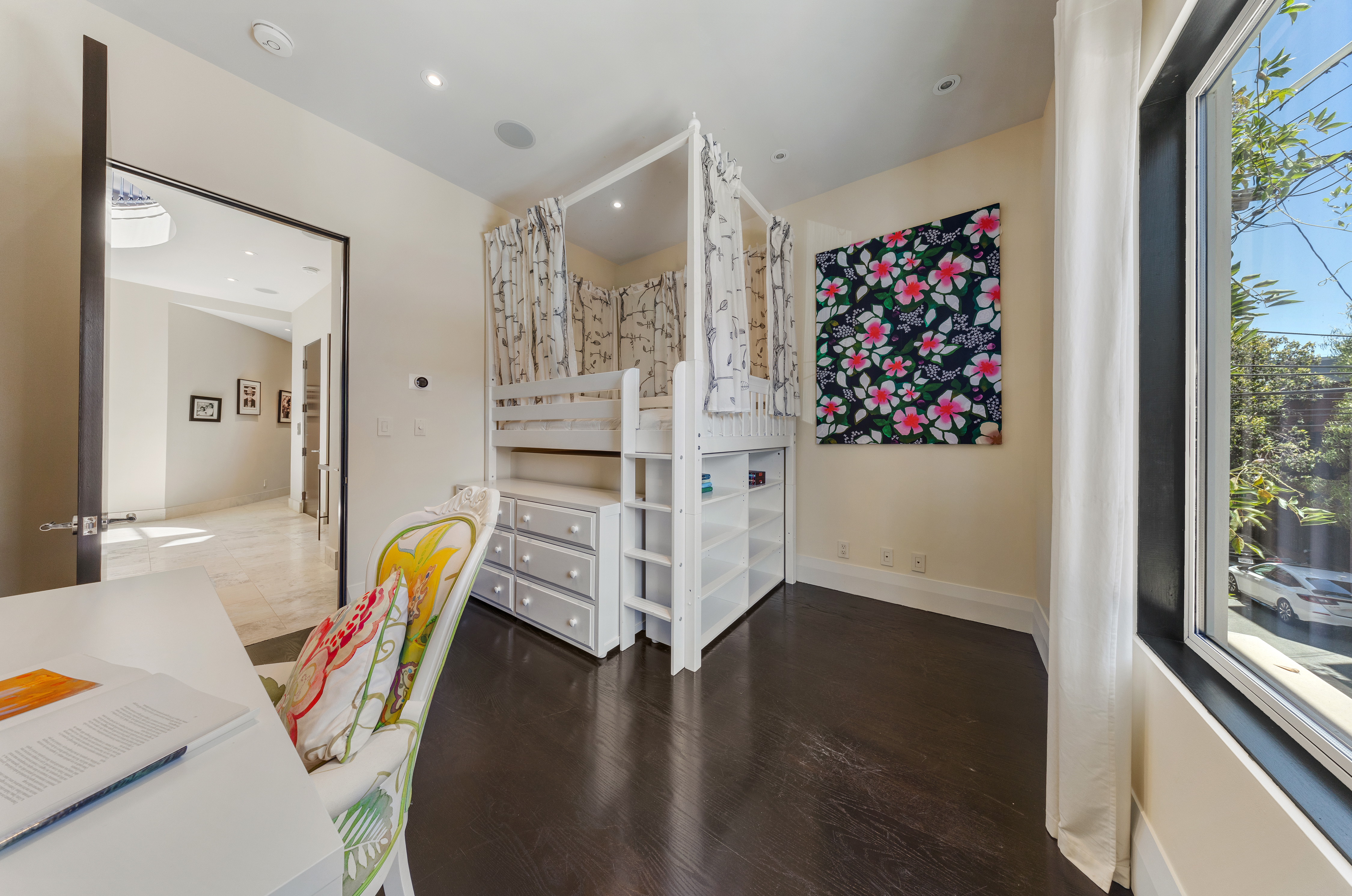  Spectacular Renovated SOMA Home with Rare Museum-Like 7-Car Garage - 物件實景