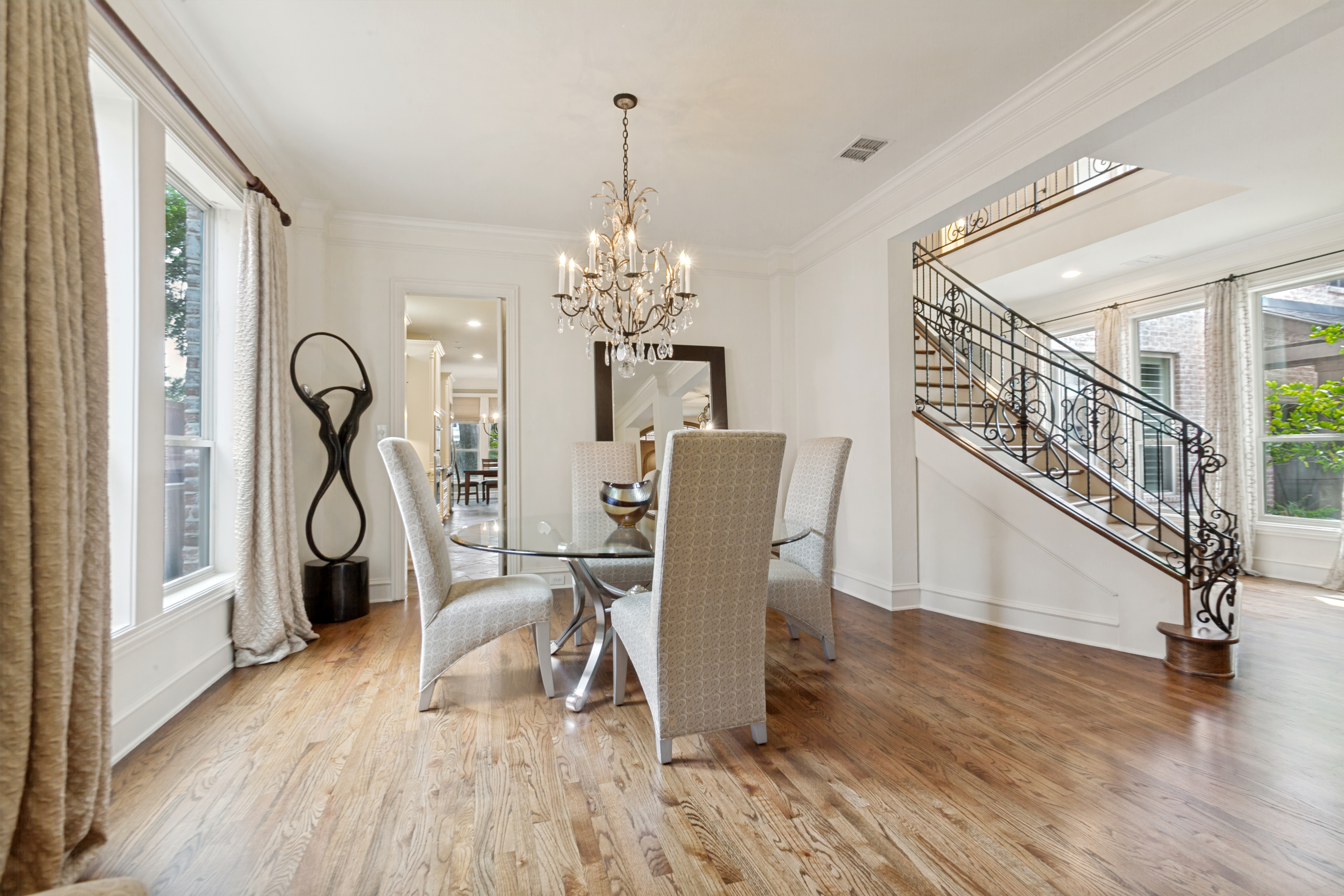  Preston Hollow 5-Bedroom Home with Pool, 2 Offices, and First-Floor Primary - 物件實景