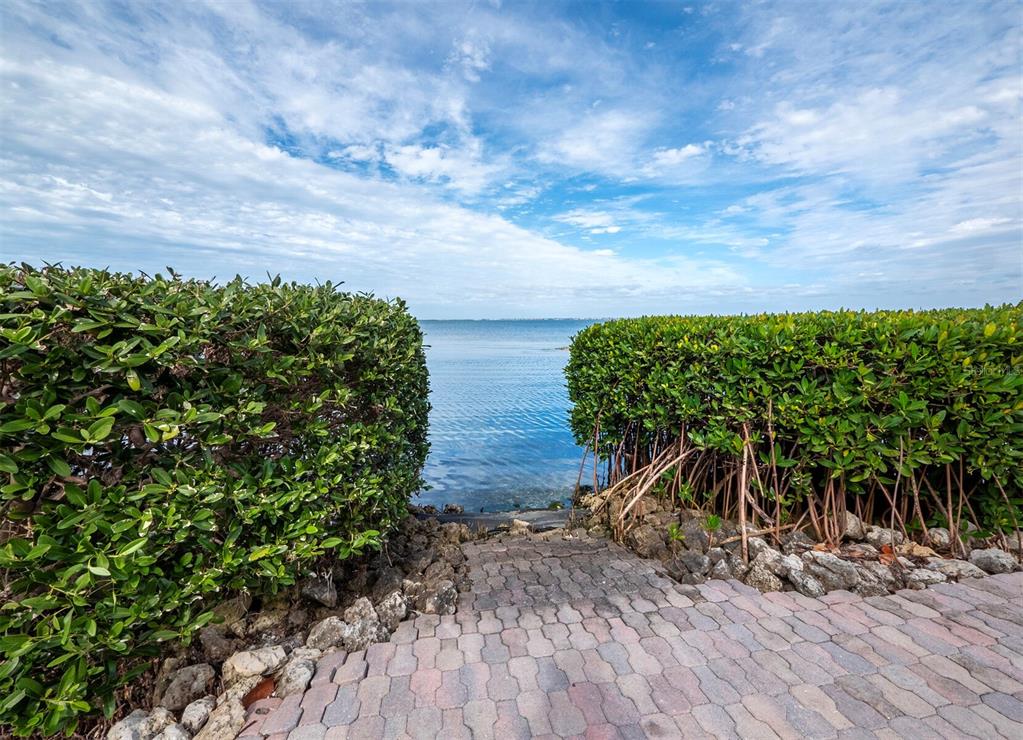 Longboat Key, Florida, 34228, United States, 3 Bedrooms Bedrooms, ,4 BathroomsBathrooms,Residential,For Sale,1988041