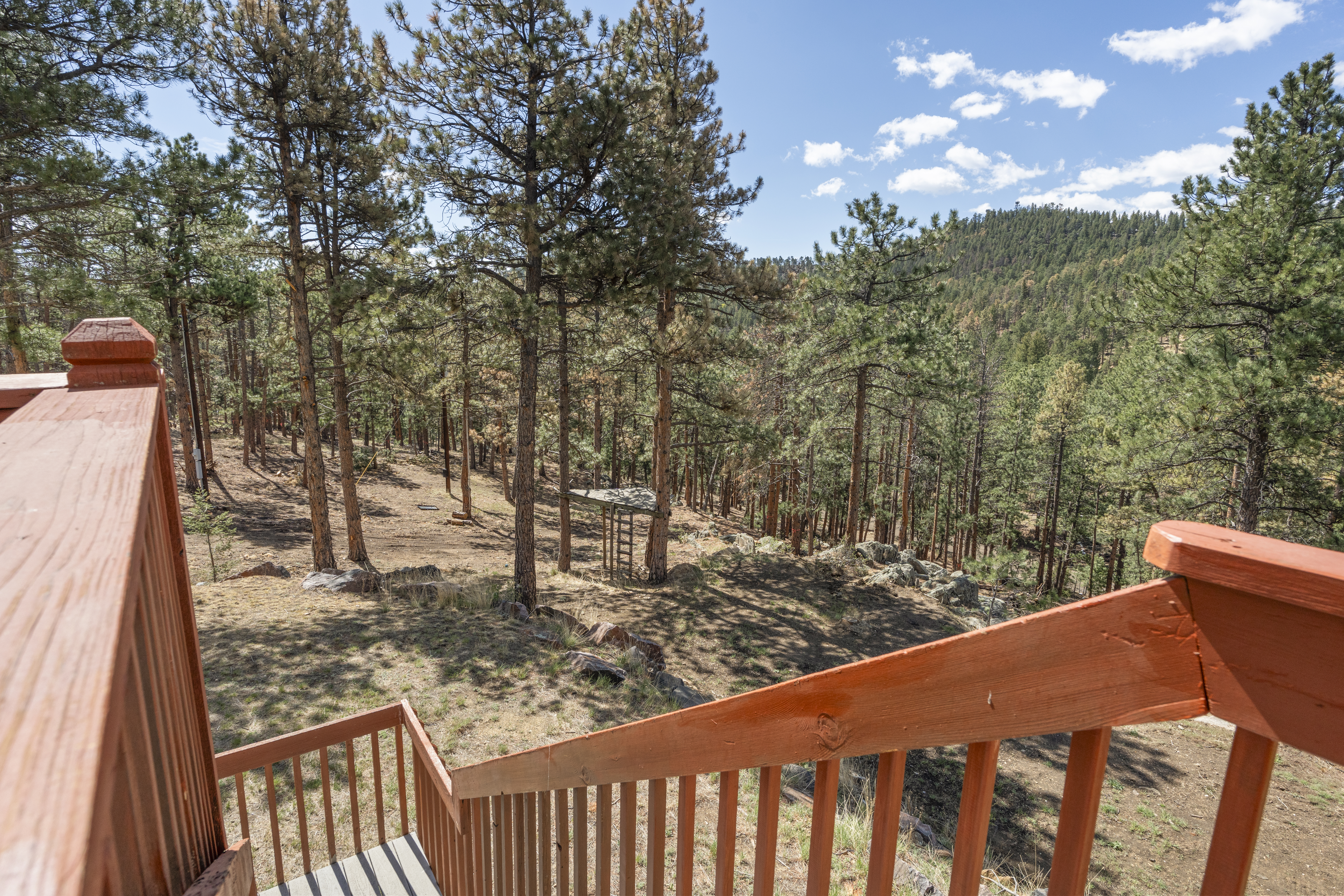  Set on 10+ private acres in the sought-after Ruby Ranch enclave - 物件實景
