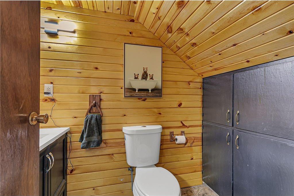 Holdingford, Minnesota, 56340, United States, 5 Bedrooms Bedrooms, ,2 BathroomsBathrooms,Residential,For Sale,1977131