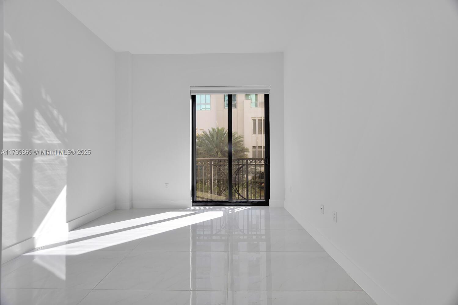 Coral Gables, Florida, 33146, United States, 1 Bedroom Bedrooms, ,1 BathroomBathrooms,Residential,For Sale,1934394