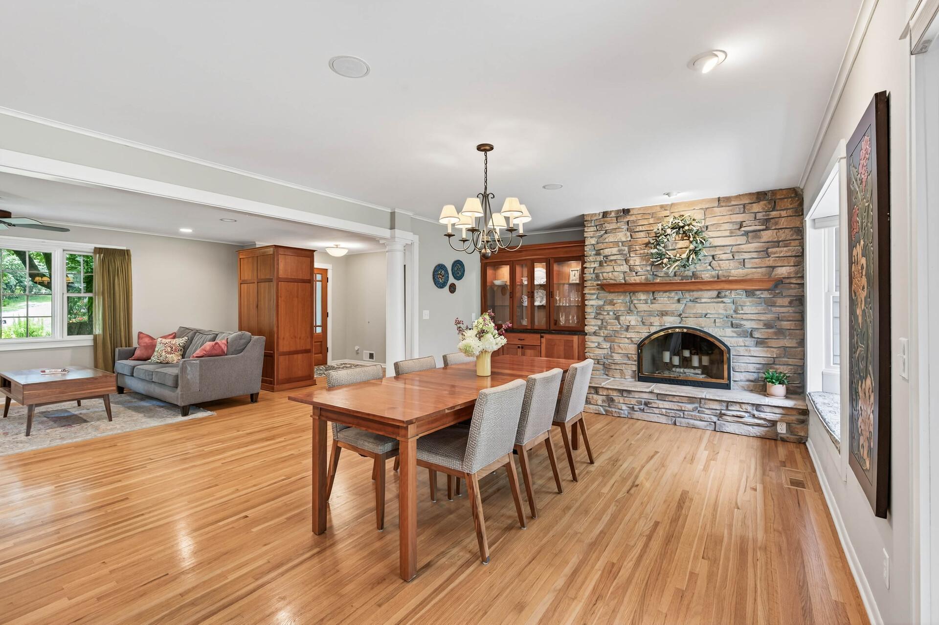 Minnetonka, Minnesota, 55345, United States, 5 Bedrooms Bedrooms, ,2 BathroomsBathrooms,Residential,For Sale,1919862