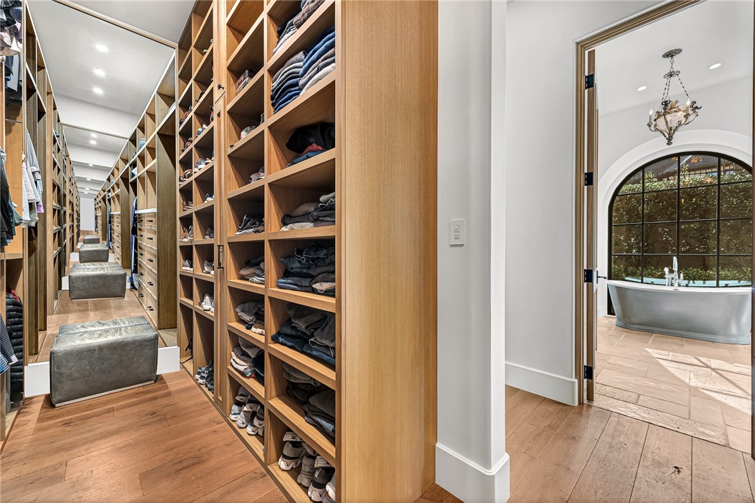 Fayetteville, Arkansas, 72704, United States, 4 Bedrooms Bedrooms, ,5 BathroomsBathrooms,Residential,For Sale,1993299