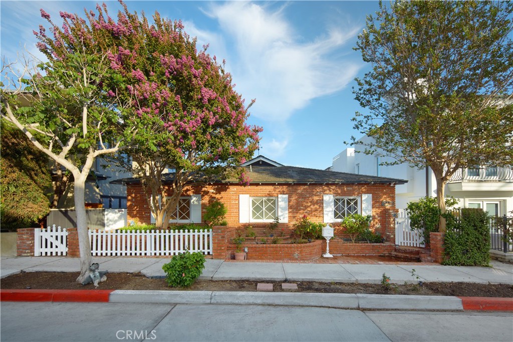 Corona del Mar, California, 92625, United States, 3 Bedrooms Bedrooms, ,Residential,For Sale,1932614