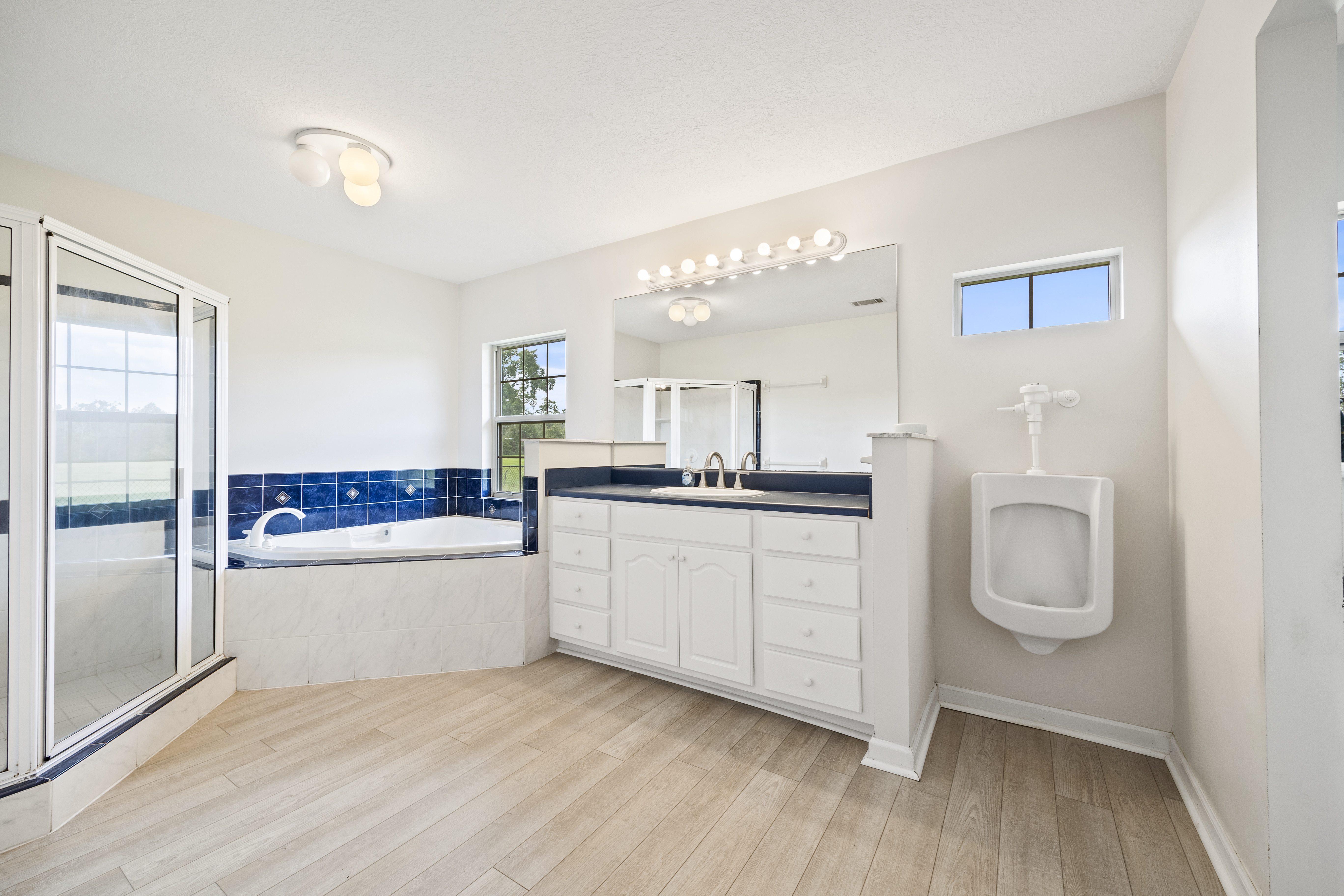 LAKE CITY, Florida, 32024, United States, 3 Bedrooms Bedrooms, ,2 BathroomsBathrooms,Residential,For Sale,1948883