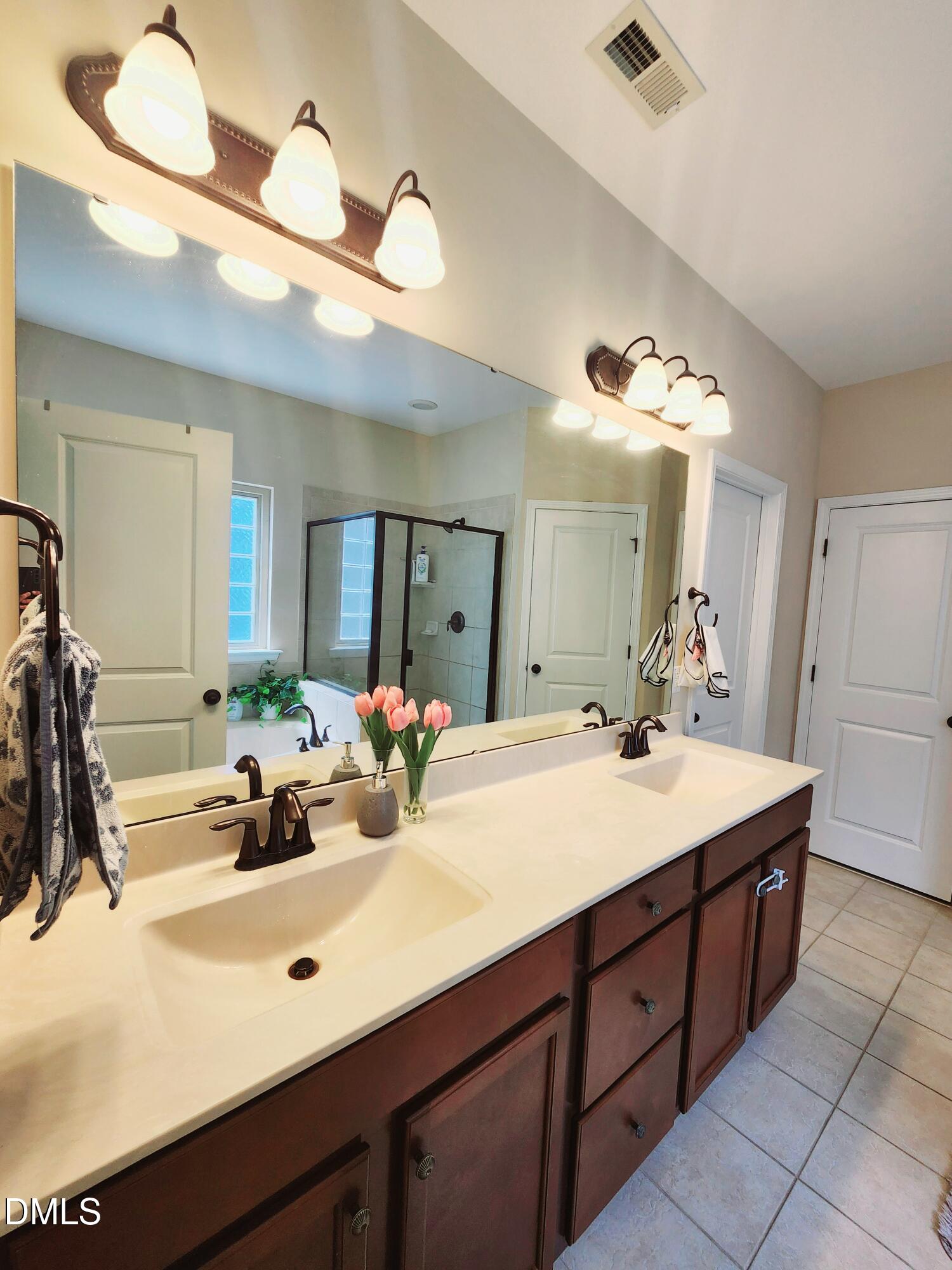 Apex, North Carolina, 27539, United States, 4 Bedrooms Bedrooms, ,4 BathroomsBathrooms,Residential,For Sale,2002950