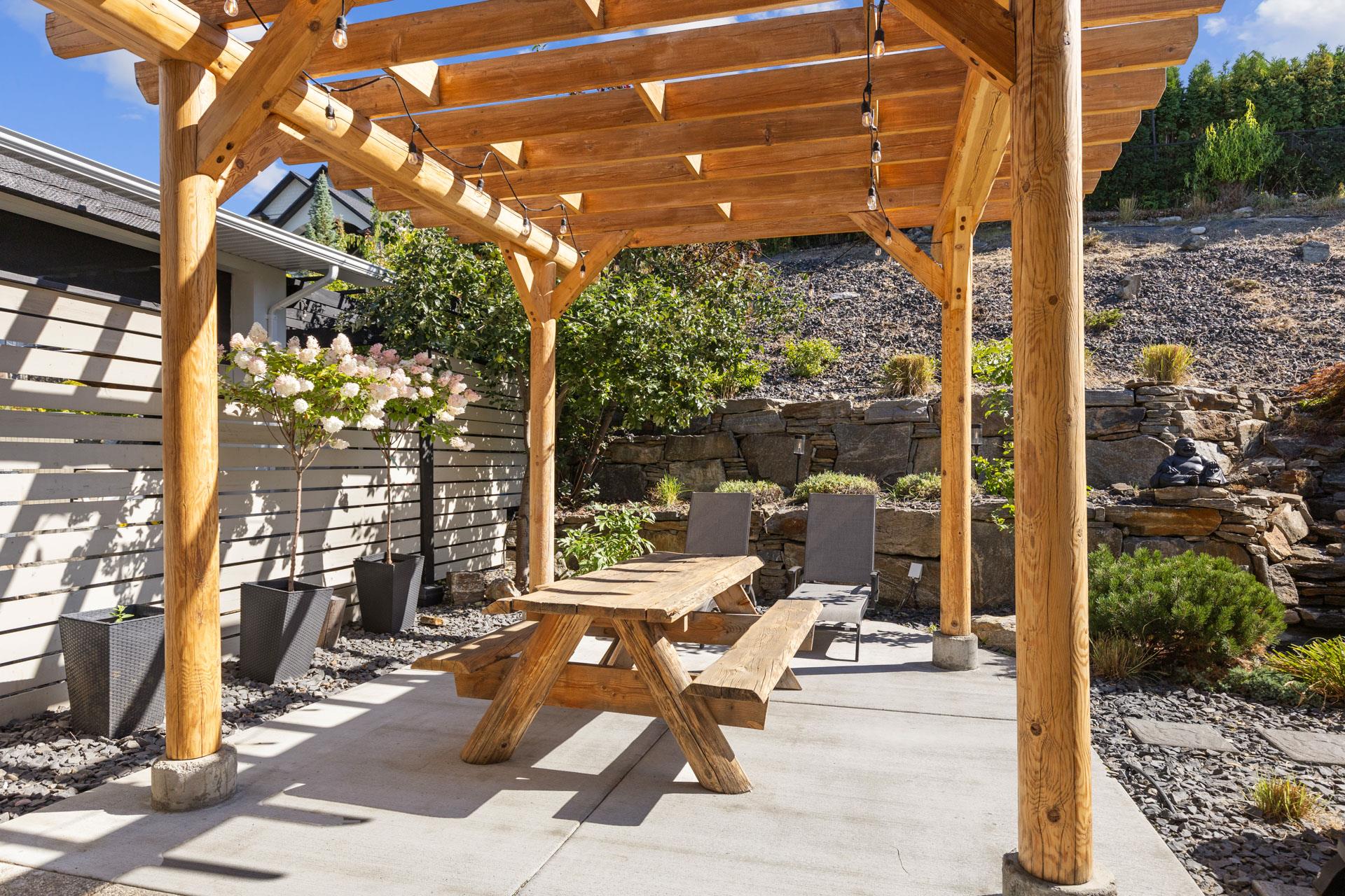 KELOWNA, British Columbia, V1W 5K2, CA, 5 Bedrooms Bedrooms, ,3 BathroomsBathrooms,Residential,For Sale,1960924