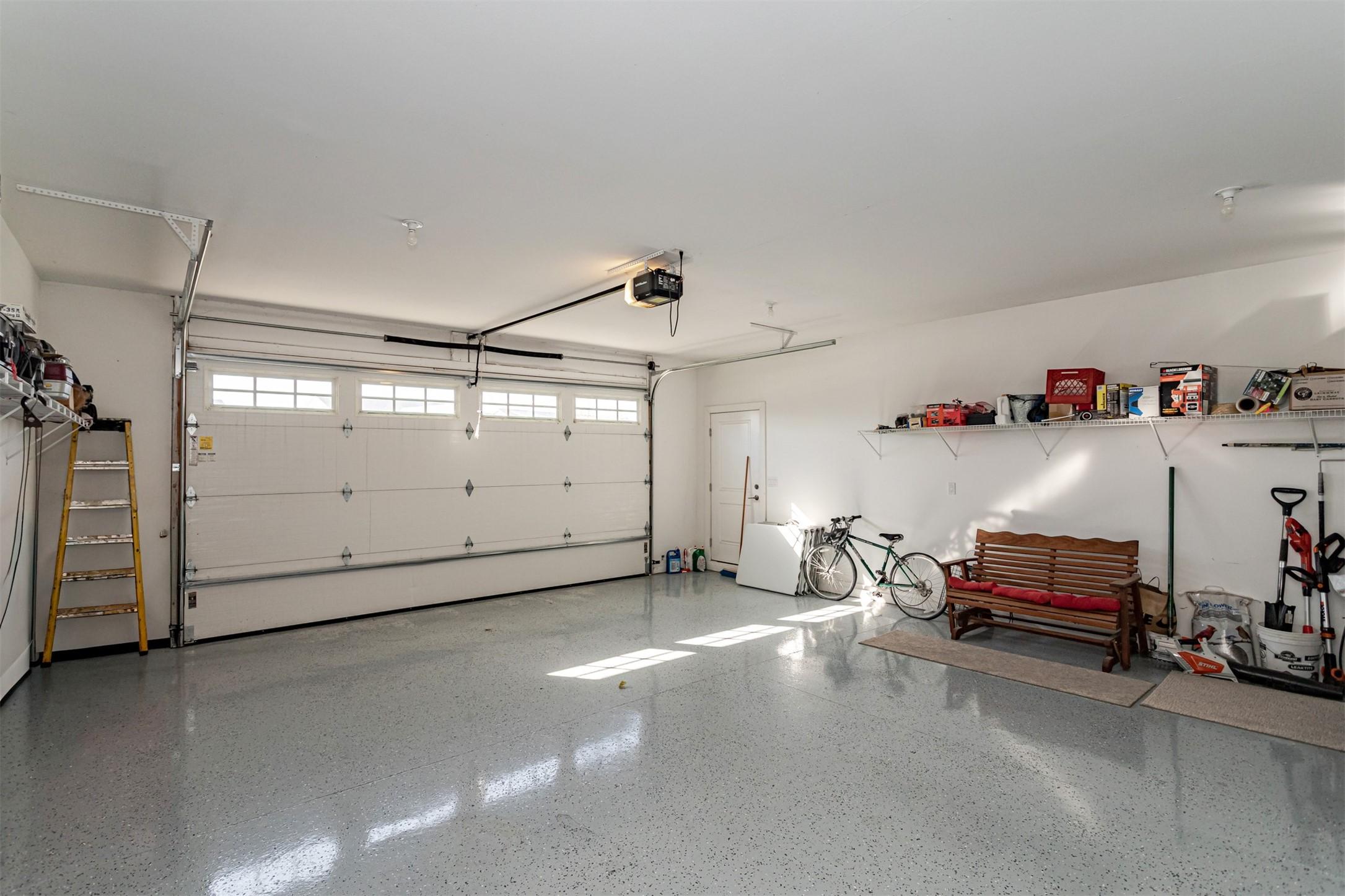 Huxley, Iowa, 50124, United States, 3 Bedrooms Bedrooms, ,4 BathroomsBathrooms,Residential,For Sale,1975507