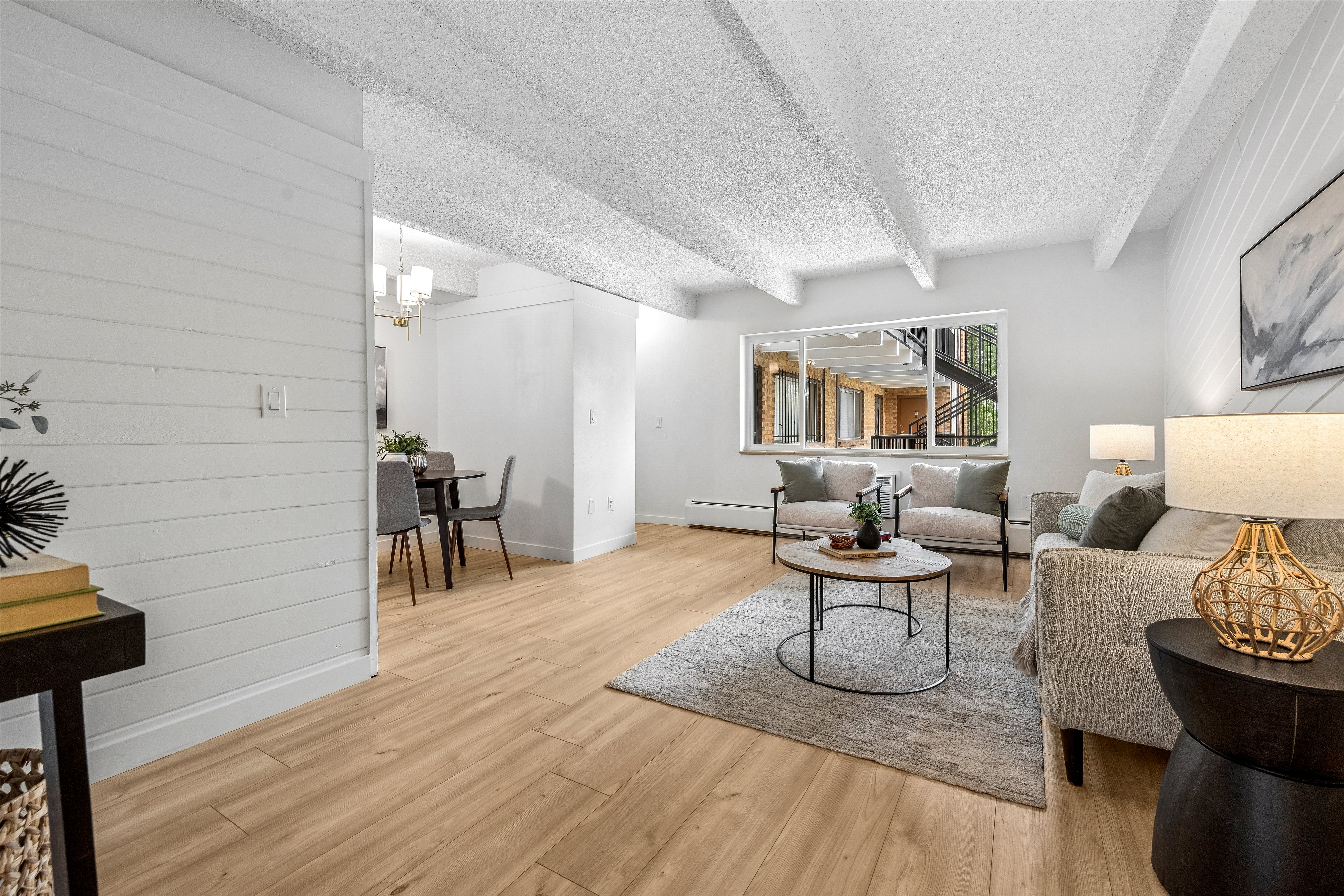  Beautifully Remodeled and Move-in Ready - 物件實景