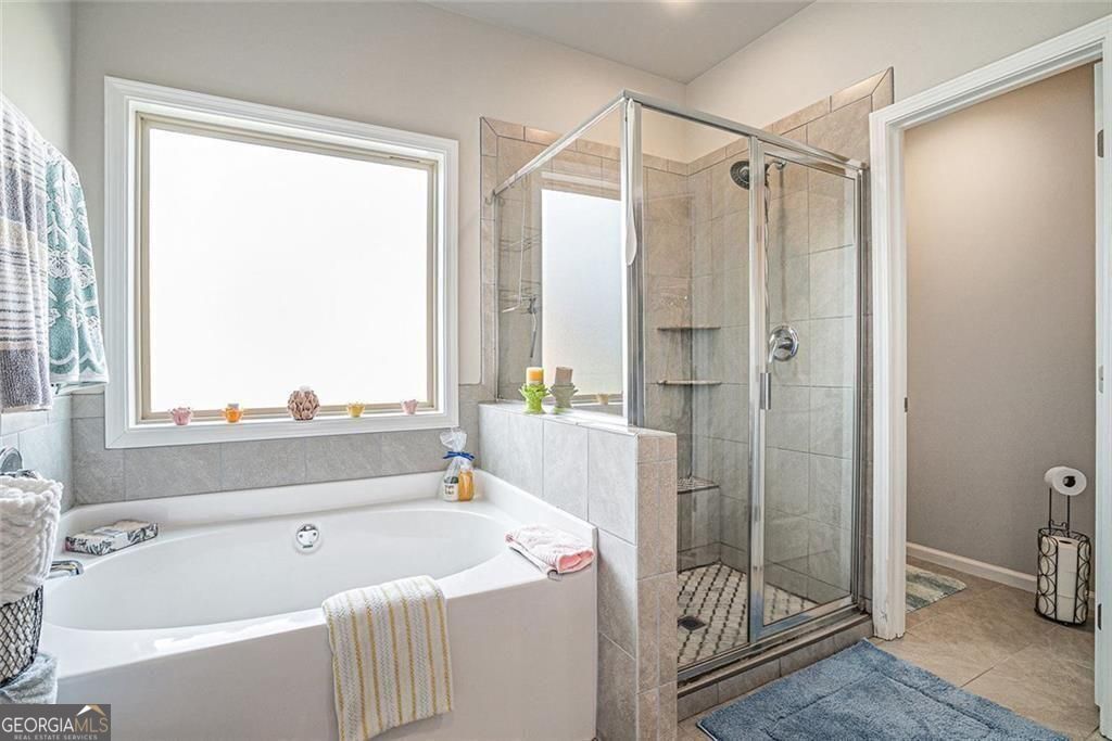 Auburn, Georgia, 30011, United States, 5 Bedrooms Bedrooms, ,3 BathroomsBathrooms,Residential,For Sale,1858924