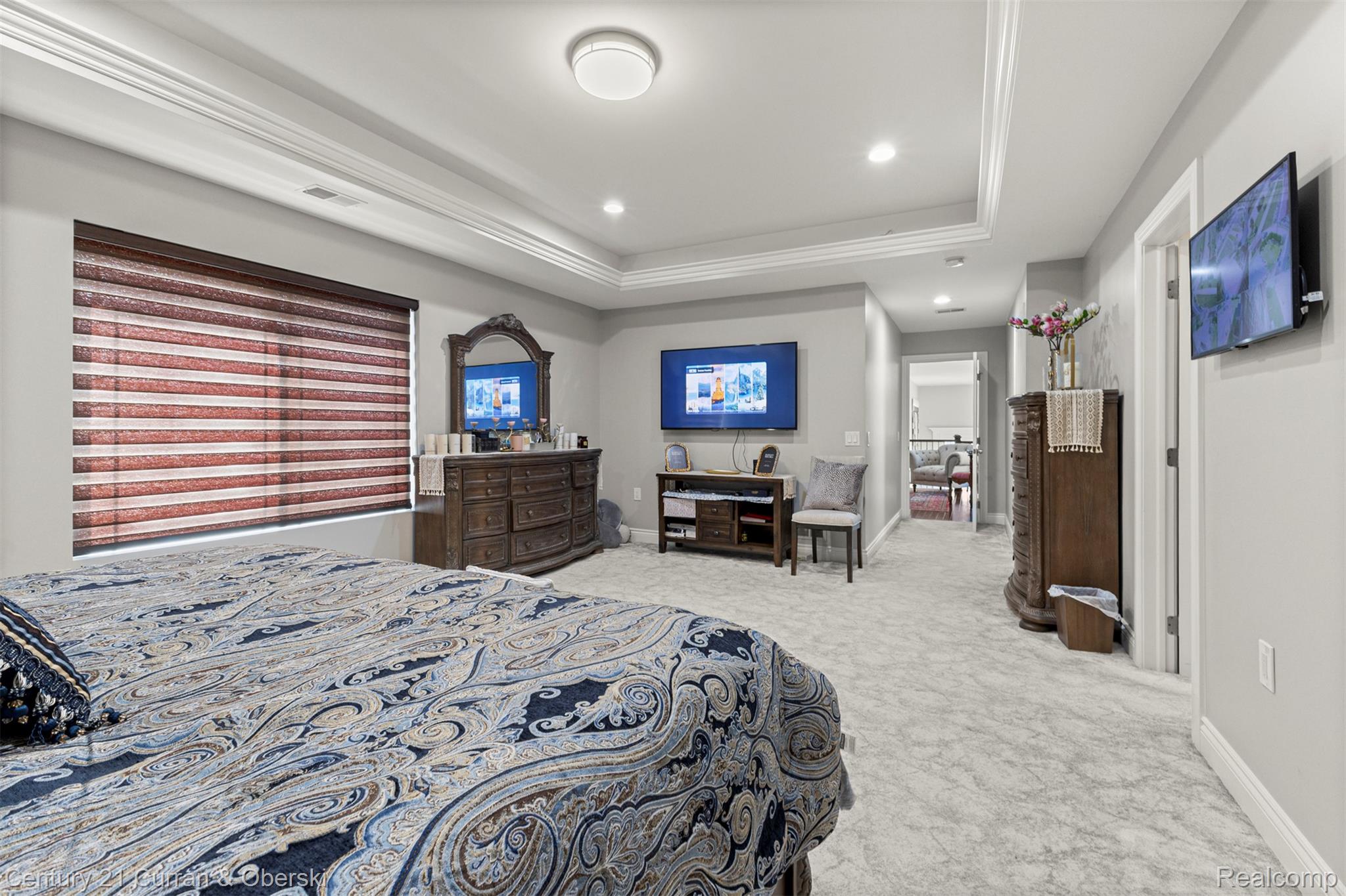 Dearborn Heights, Michigan, 48127, United States, 4 Bedrooms Bedrooms, ,5 BathroomsBathrooms,Residential,For Sale,1924590
