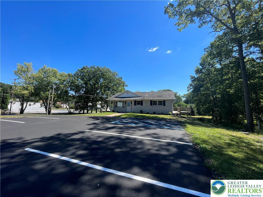 Plainfield Twp, Pennsylvania, 18072, United States, 4 Bedrooms Bedrooms, ,5 BathroomsBathrooms,Residential,For Sale,1960532