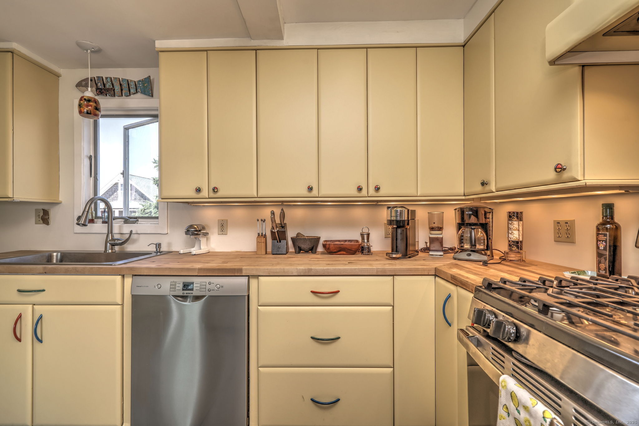 East Haven, Connecticut, 06512, United States, 2 Bedrooms Bedrooms, ,2 BathroomsBathrooms,Residential,For Sale,1917765