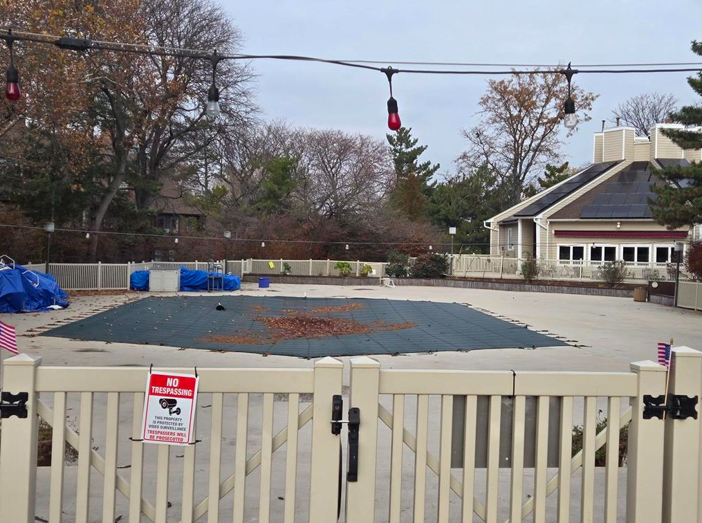 Secaucus, New Jersey, 07094, United States, 4 Bedrooms Bedrooms, ,3 BathroomsBathrooms,Residential,For Sale,1996656