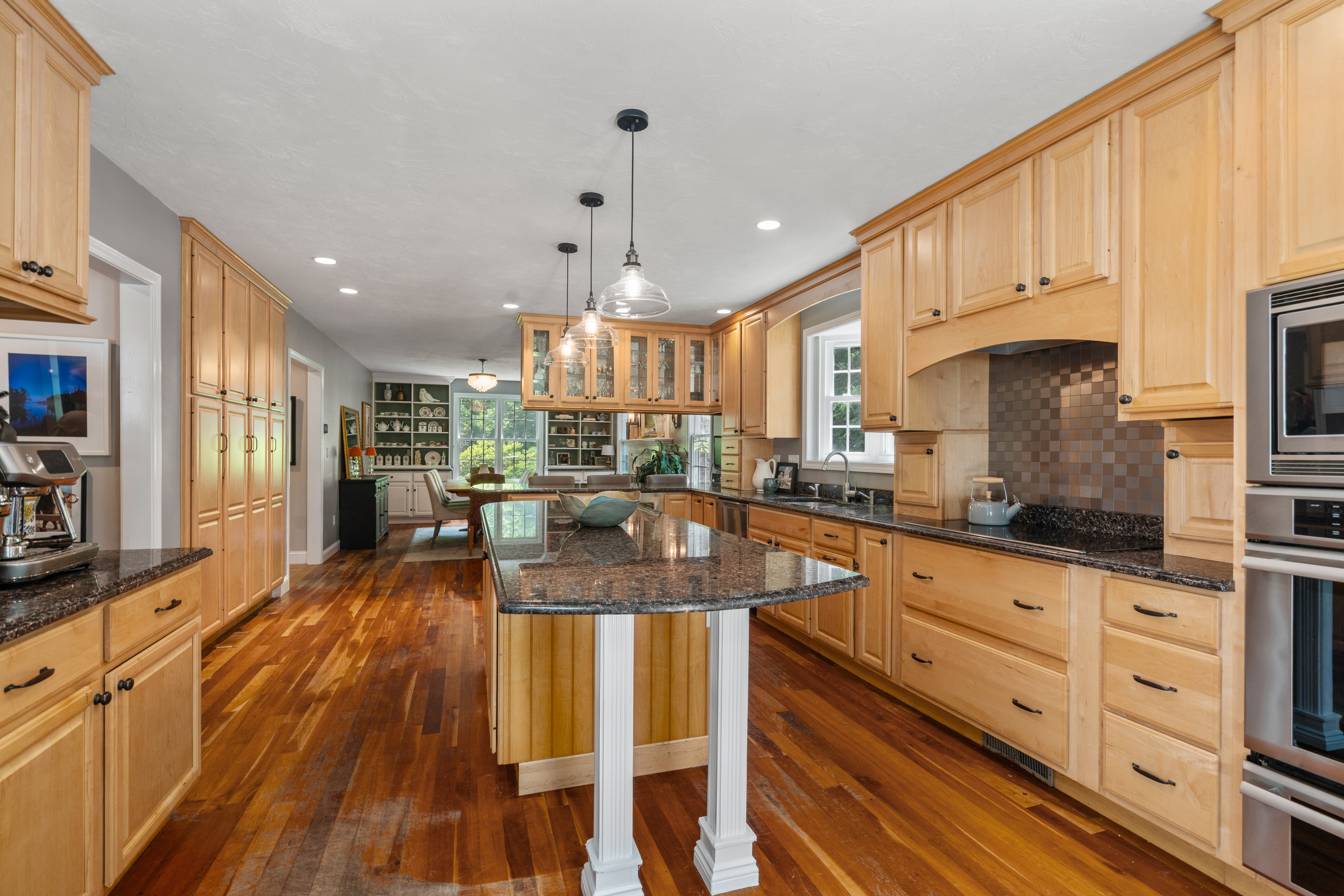  18 Wood Street, Southborough, MA, 01772 - 物件實景