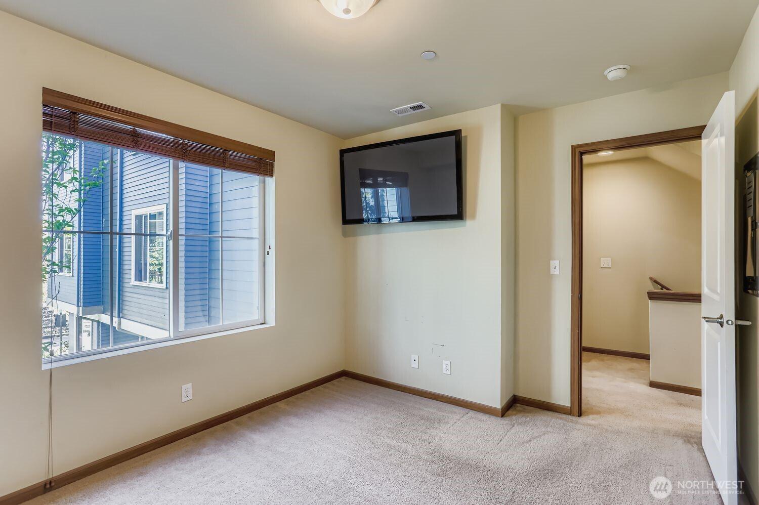 ISSAQUAH, Washington, 98029, United States, 4 Bedrooms Bedrooms, ,2 BathroomsBathrooms,Residential,For Sale,1951162