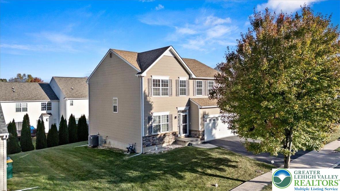 Palmer Twp, Pennsylvania, 18045, United States, 4 Bedrooms Bedrooms, ,3 BathroomsBathrooms,Residential,For Sale,2000563