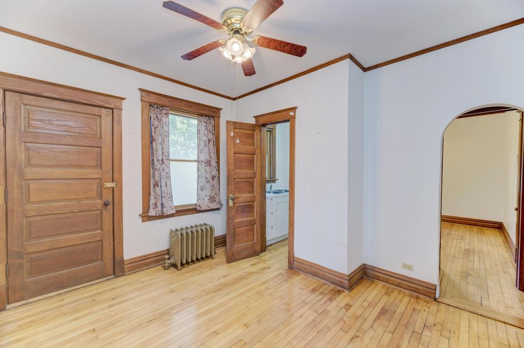 Willow Springs, Illinois, 60480, United States, 6 Bedrooms Bedrooms, ,3 BathroomsBathrooms,Residential,For Sale,1961298