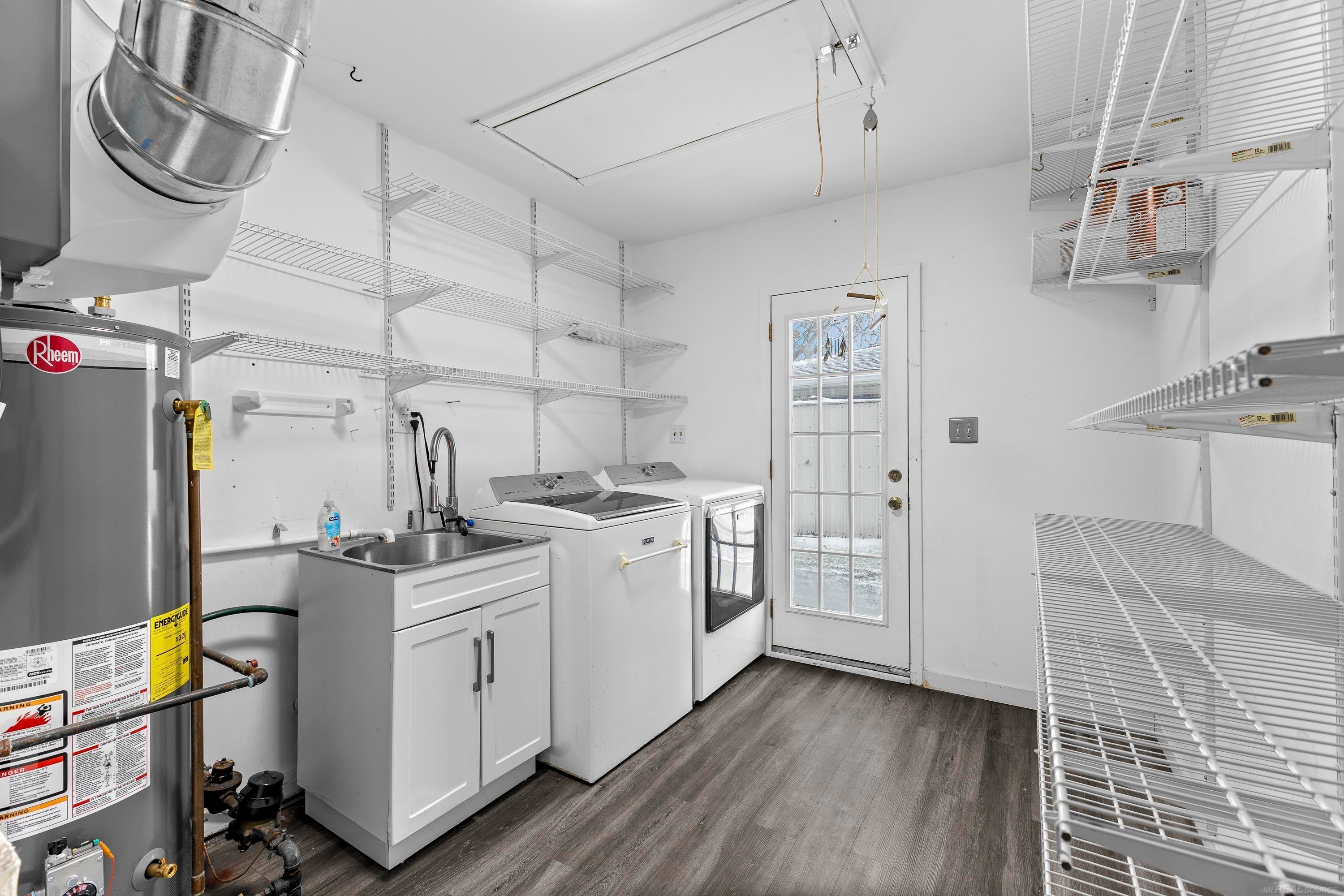 Harrison Twp, Michigan, 48045, United States, 3 Bedrooms Bedrooms, ,2 BathroomsBathrooms,Residential,For Sale,2005468