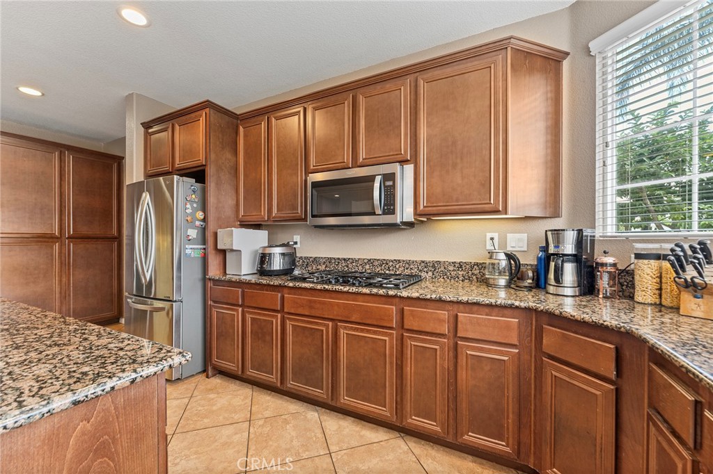 Eastvale, California, 92880, United States, 5 Bedrooms Bedrooms, ,3 BathroomsBathrooms,Residential,For Sale,1930903