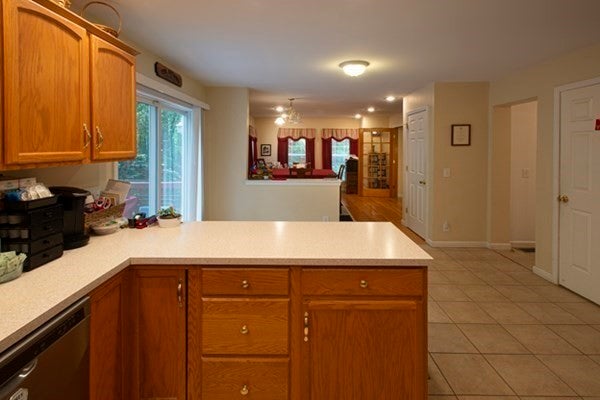 Northampton, Massachusetts, 01062, United States, 3 Bedrooms Bedrooms, ,3 BathroomsBathrooms,Residential,For Sale,1848678