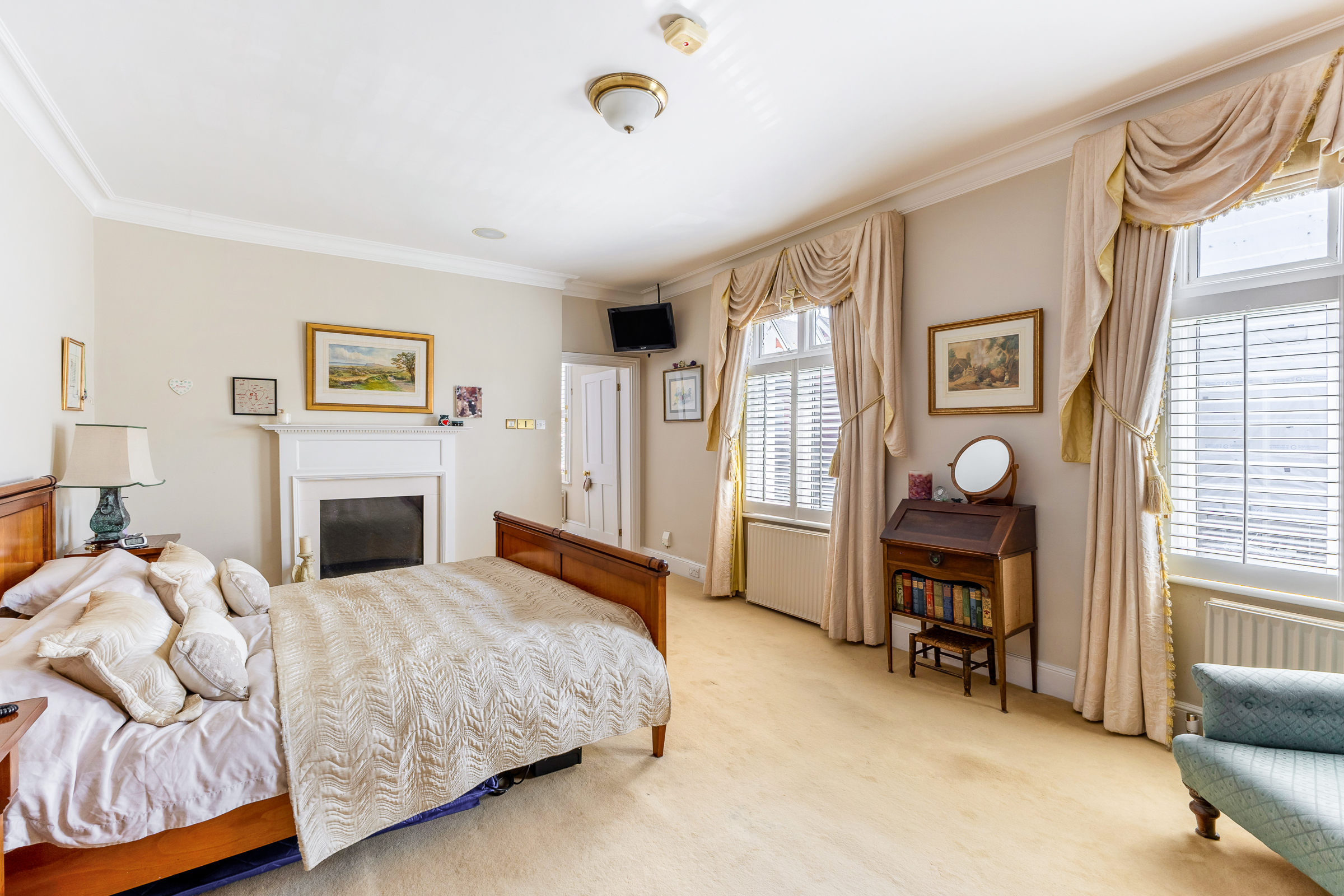  A Detached Victorian Family House with a Swimming Pool in Wimbledon Village - 物件實景
