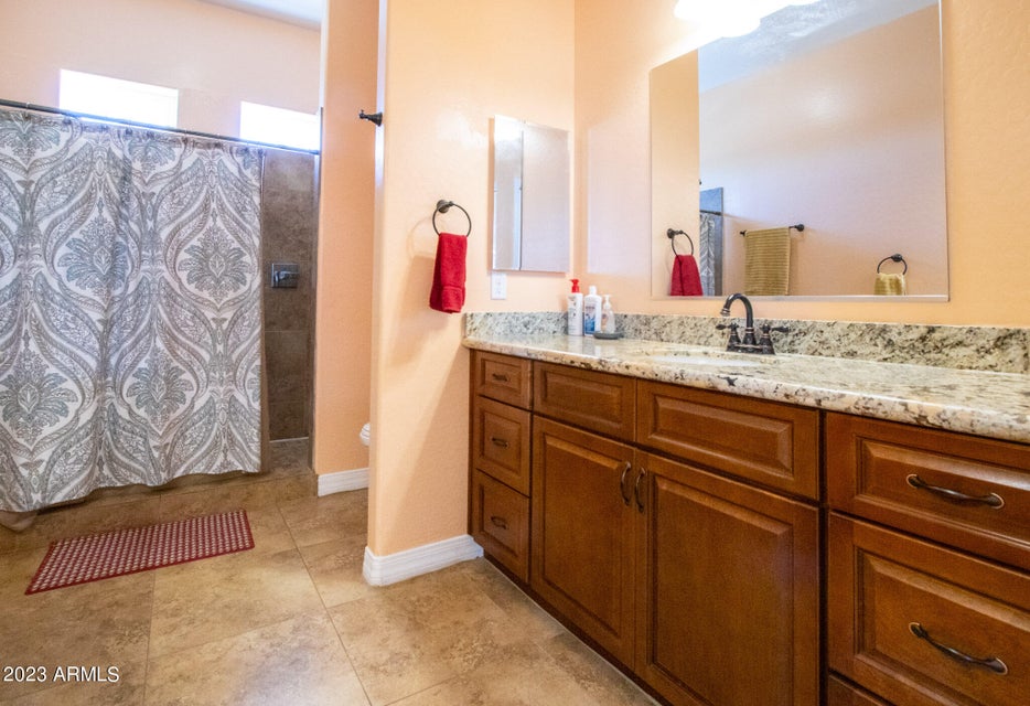 Witmann, Arizona, 85361, United States, 6 Bedrooms Bedrooms, ,3 BathroomsBathrooms,Residential,For Sale,1977429