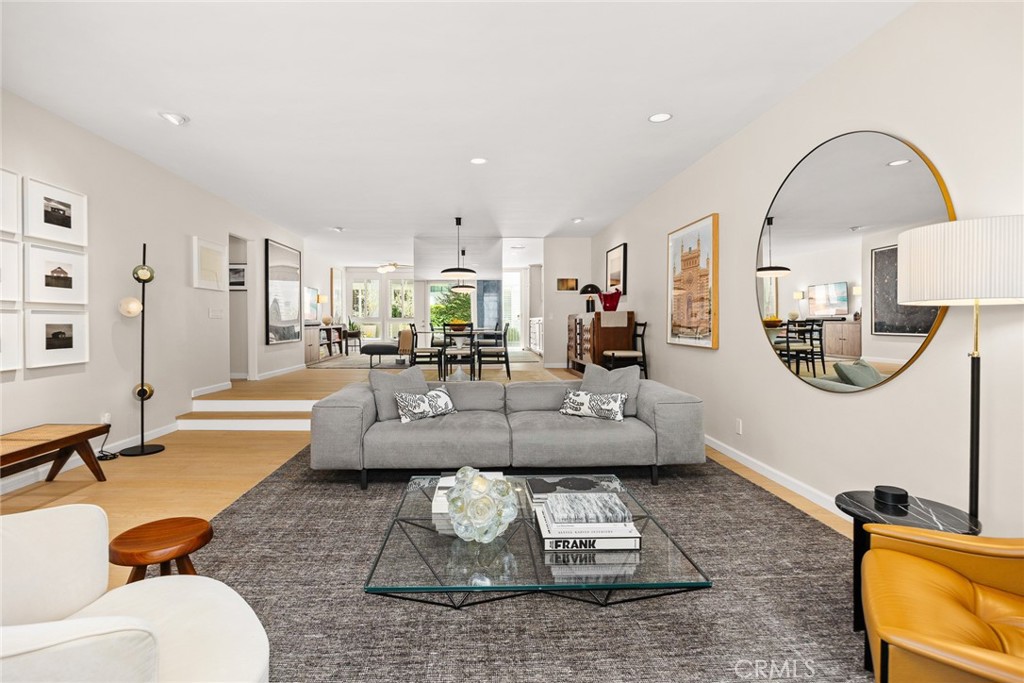 Pasadena, California, 91105, United States, 2 Bedrooms Bedrooms, ,1 BathroomBathrooms,Residential,For Sale,1941696