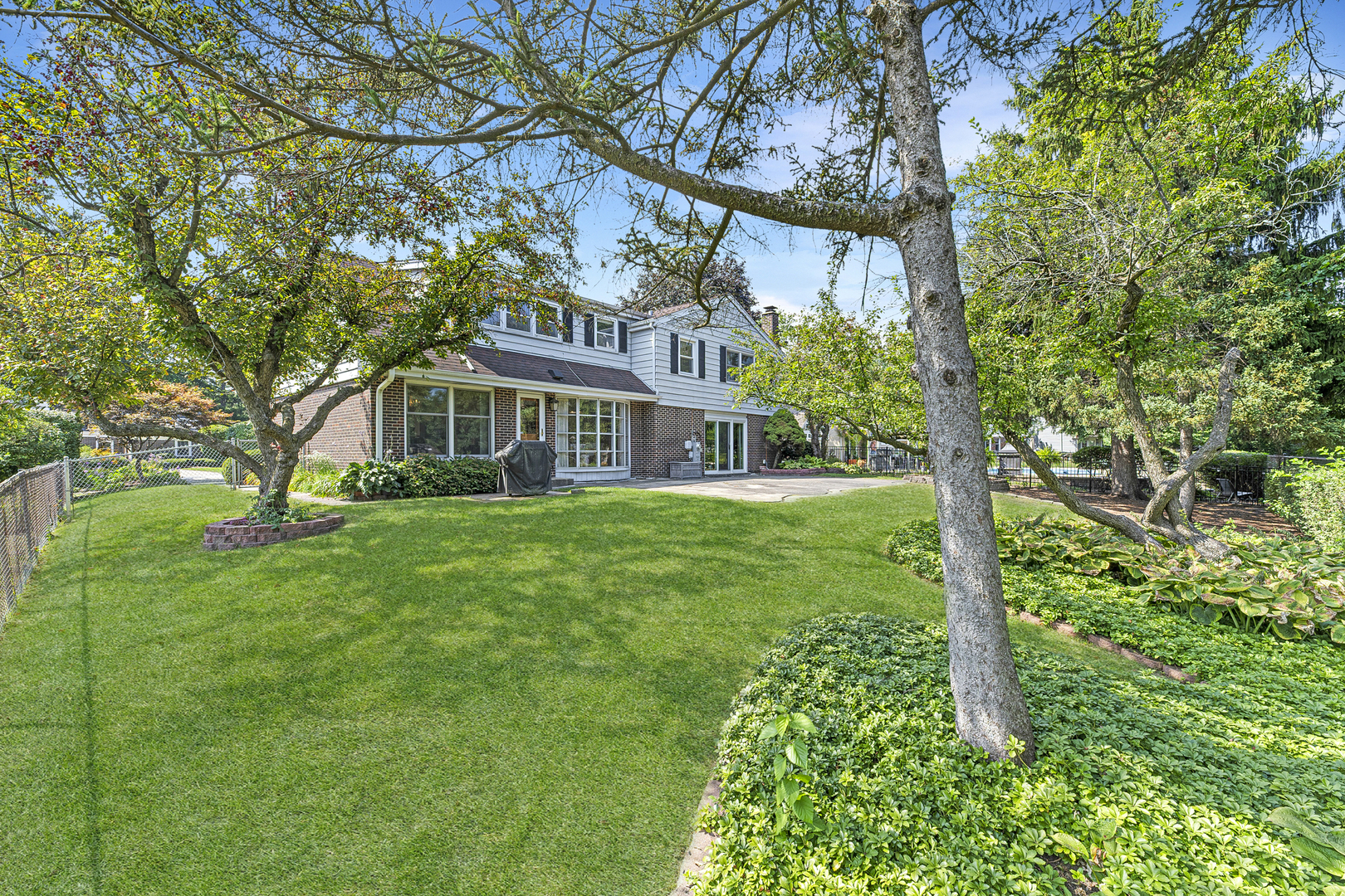 Glenview, Illinois, 60026, United States, 5 Bedrooms Bedrooms, ,3 BathroomsBathrooms,Residential,For Sale,1940344