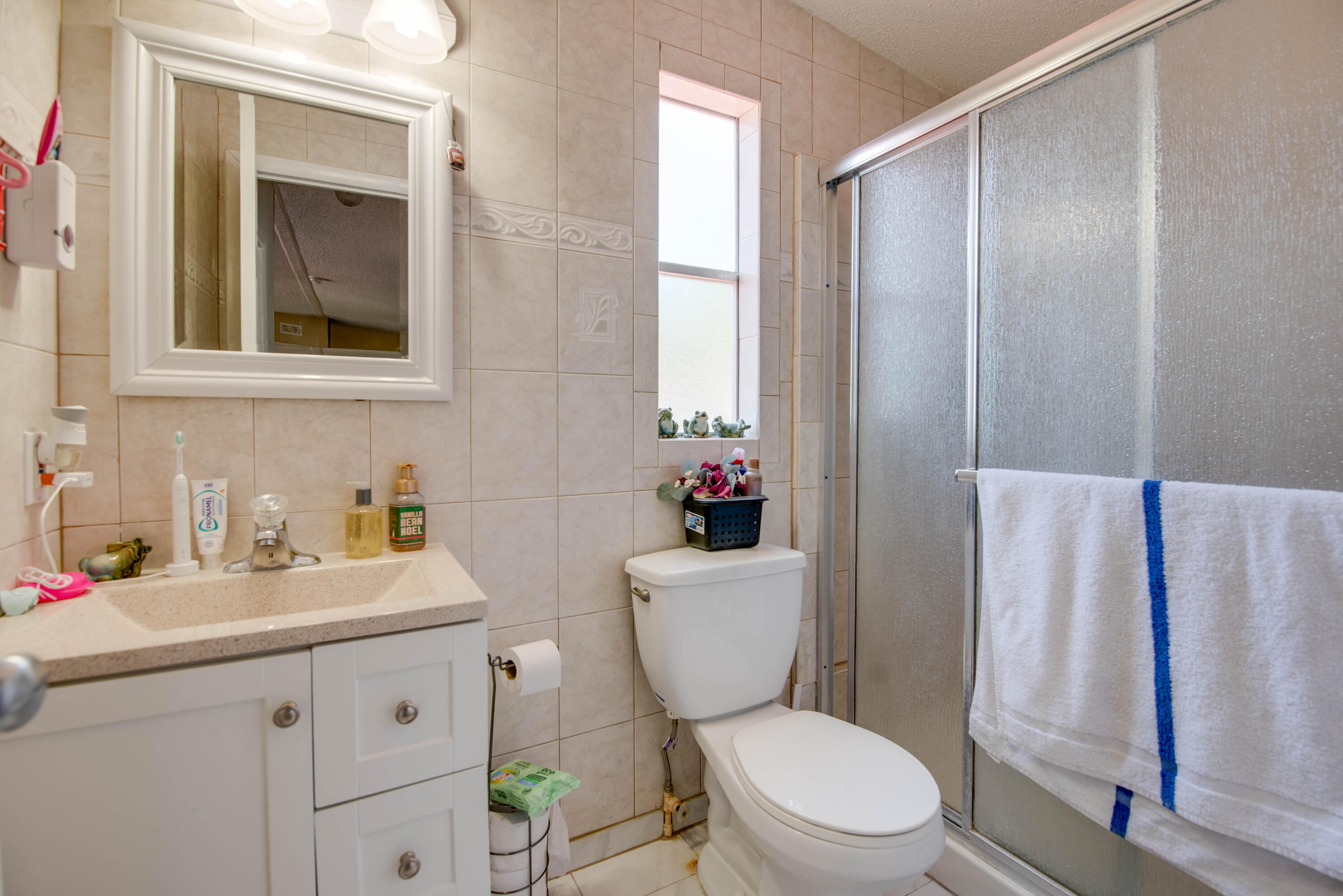 Stock Island, Florida, 33040, United States, 4 Bedrooms Bedrooms, ,3 BathroomsBathrooms,Residential,For Sale,1849012