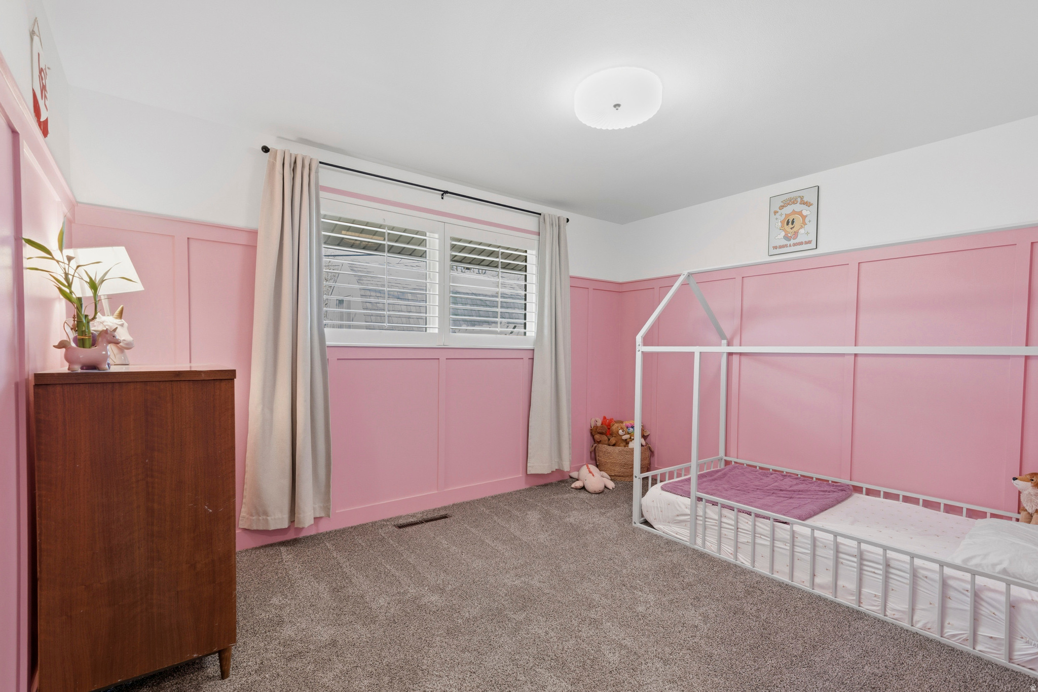 Kaysville, Utah, 84037, United States, 5 Bedrooms Bedrooms, ,1 BathroomBathrooms,Residential,For Sale,2003168