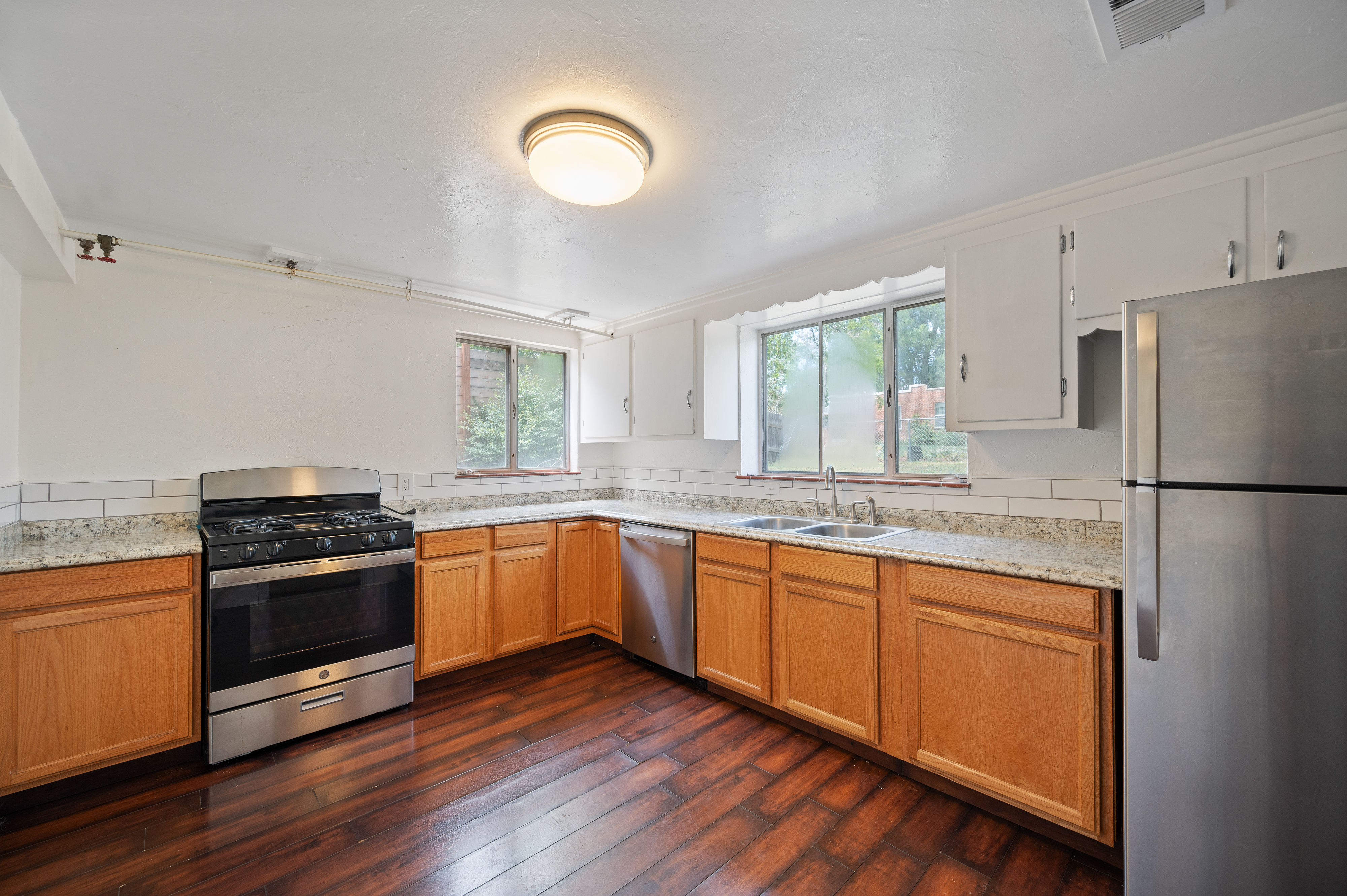  Charming Up/Down Duplex In Beloved Sunnyside - 物件實景