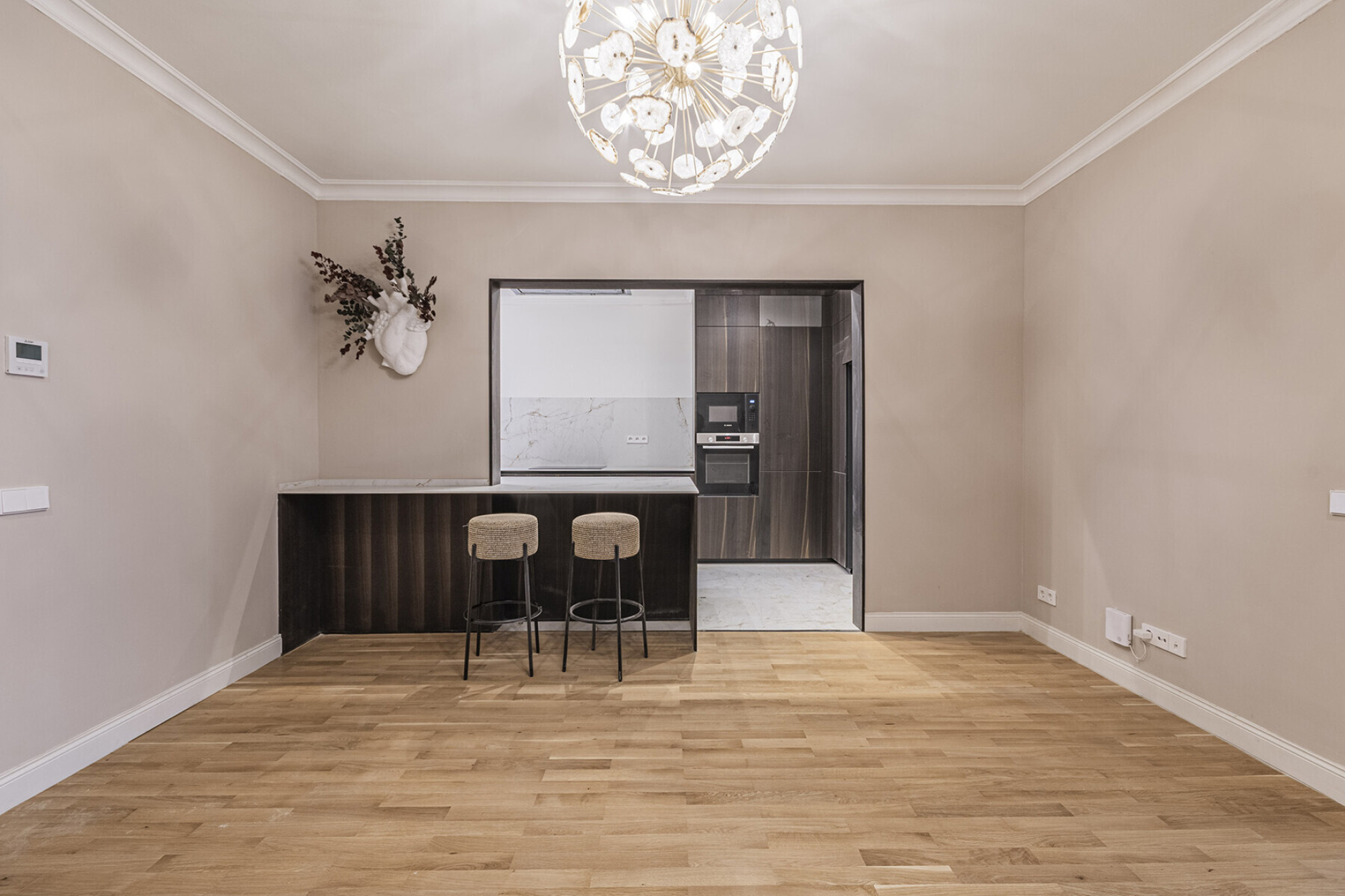  Renovated high-rise apartment in a stately building in Eixample. - 物件實景