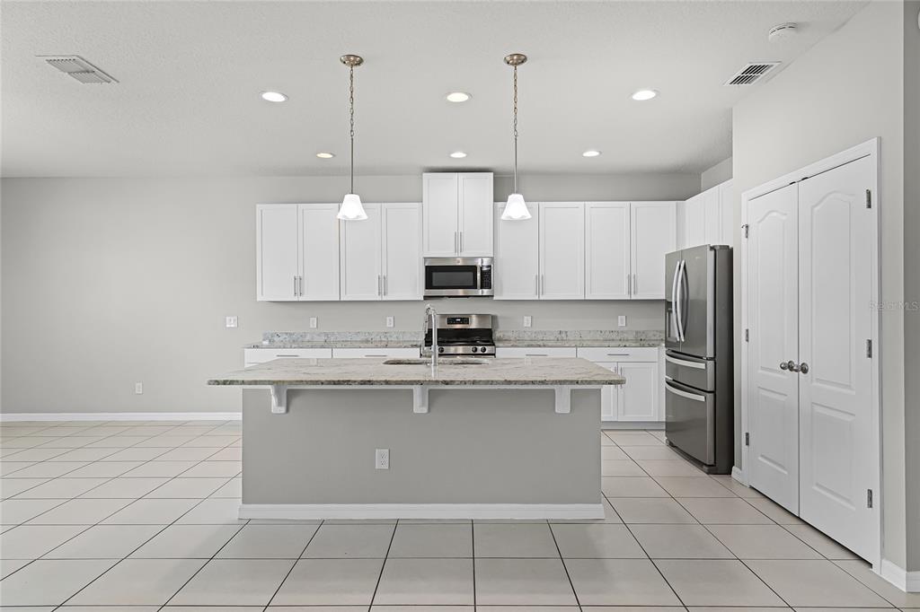 Apopka, Florida, 32712, United States, 4 Bedrooms Bedrooms, ,3 BathroomsBathrooms,Residential,For Sale,1940154