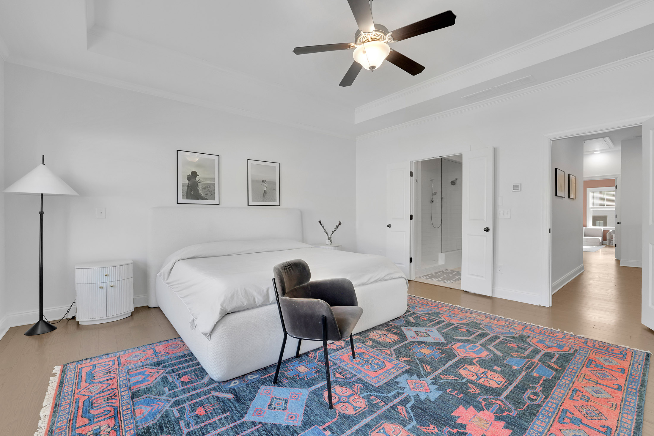  Thoughtfully Designed Townhome in Gated Enclave - 物件實景