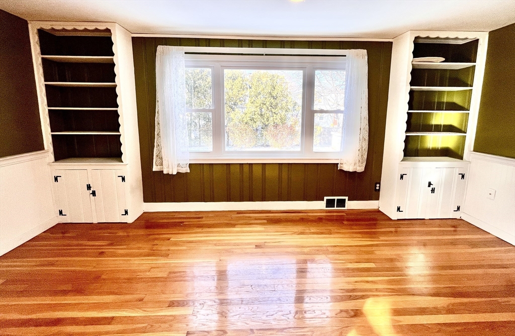 Fitchburg, Massachusetts, 01420, United States, 3 Bedrooms Bedrooms, ,3 BathroomsBathrooms,Residential,For Sale,2005114