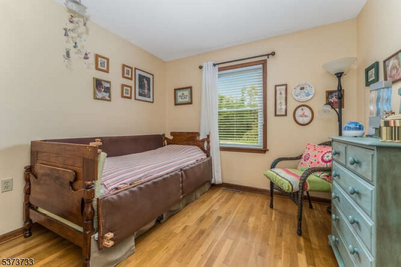 Columbia, New Jersey, 07832, United States, 3 Bedrooms Bedrooms, ,3 BathroomsBathrooms,Residential,For Sale,1977170