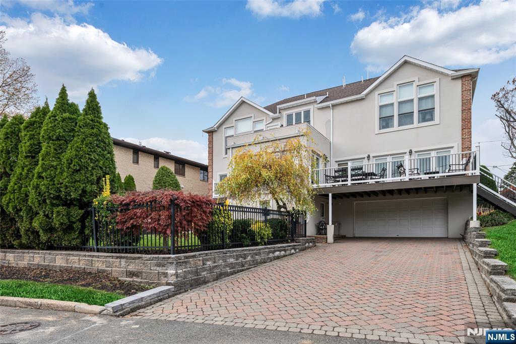 Cliffside Park, New Jersey, 07010, United States, 4 Bedrooms Bedrooms, ,5 BathroomsBathrooms,Residential,For Sale,1998497