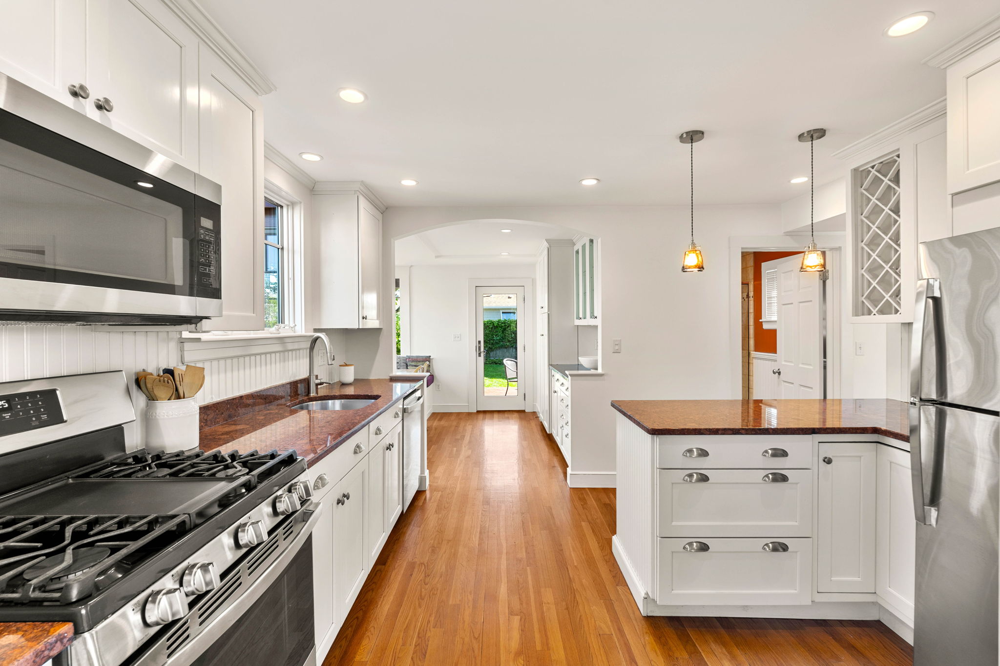  26 Karolyn Circle, Nahant, MA, 01908 - 物件實景