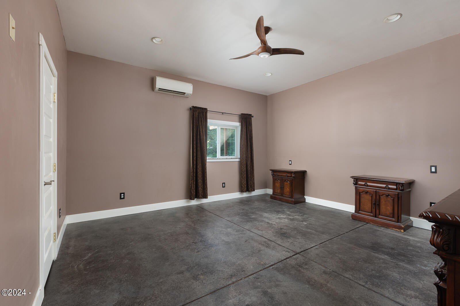 Waldport, Oregon, 97394, United States, 1 Bedroom Bedrooms, ,Residential,For Sale,1902038