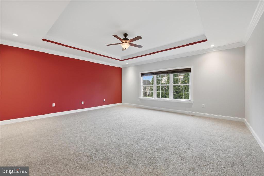 Winchester, Virginia, 22602, United States, 6 Bedrooms Bedrooms, ,5 BathroomsBathrooms,Residential,For Sale,2032756
