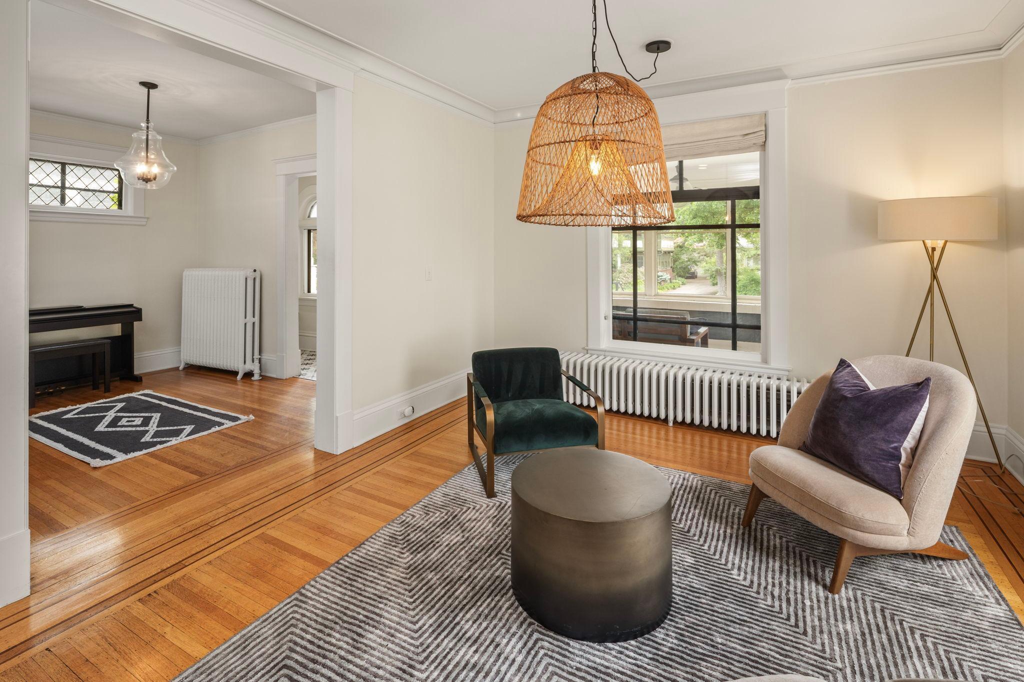 Minneapolis, Minnesota, 55403, United States, 3 Bedrooms Bedrooms, ,2 BathroomsBathrooms,Residential,For Sale,1901965