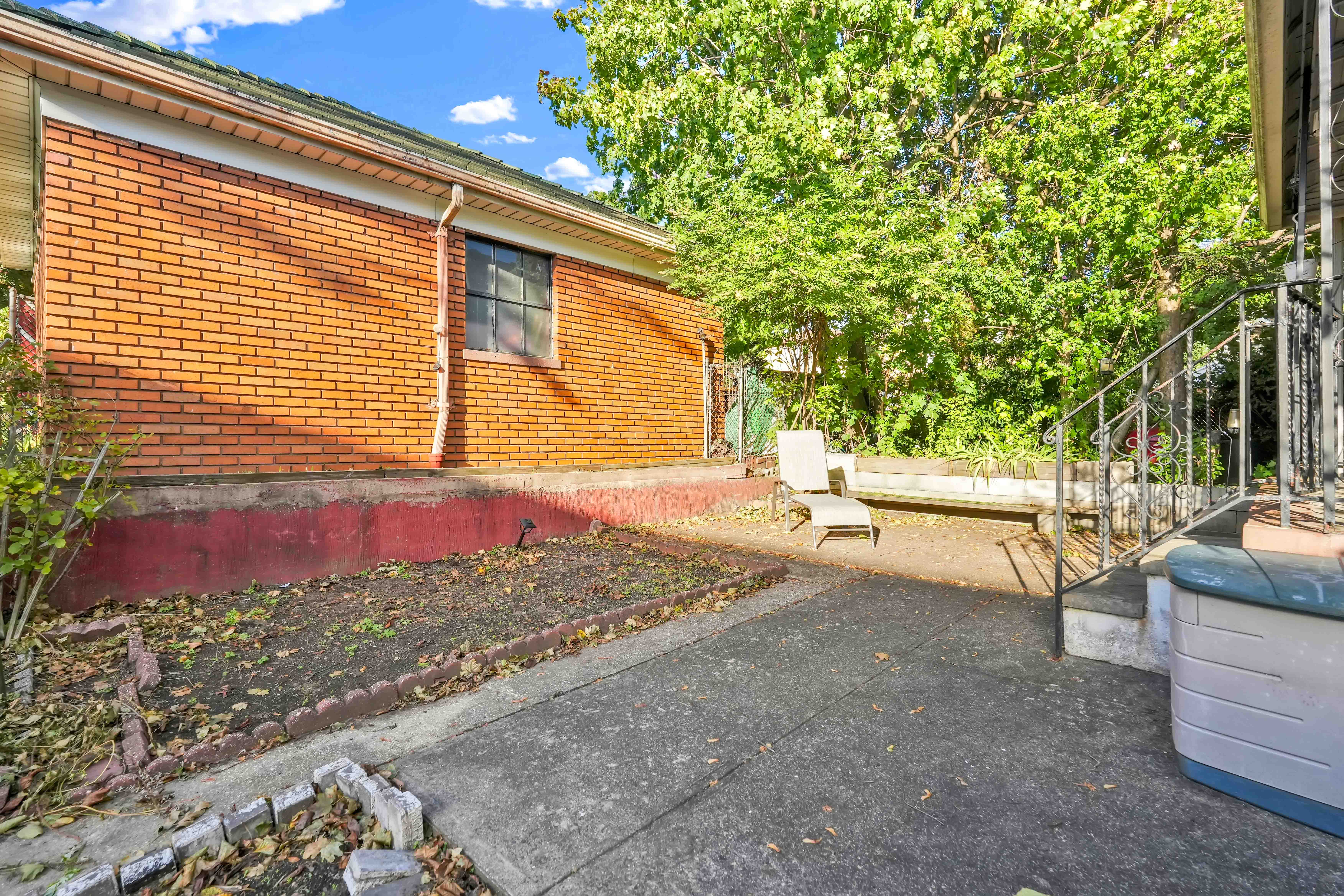  115-33 10th Avenue, College Point, NY, 11356 - 物件實景