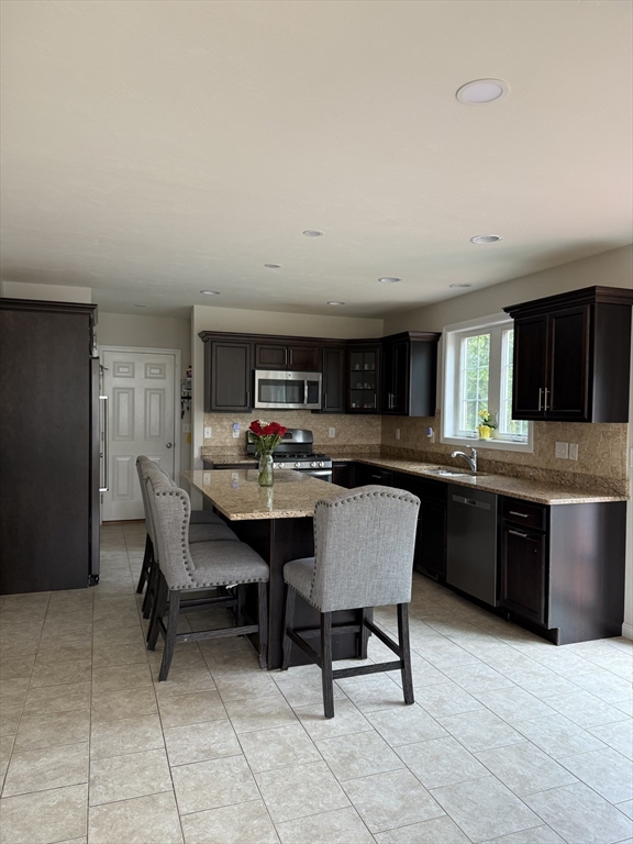 Raynham, Massachusetts, 02767, United States, 4 Bedrooms Bedrooms, ,3 BathroomsBathrooms,Residential,For Sale,1927806