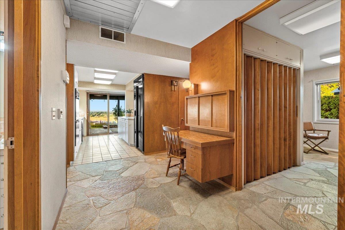 Caldwell, Idaho, 83605, United States, 2 Bedrooms Bedrooms, ,3 BathroomsBathrooms,Residential,For Sale,1979980