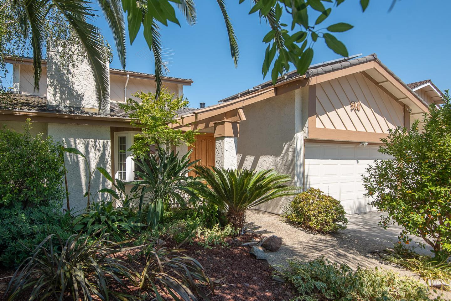 San Jose - Blossom Valley, California, 95123, United States, 4 Bedrooms Bedrooms, ,2 BathroomsBathrooms,Residential,For Sale,1732910