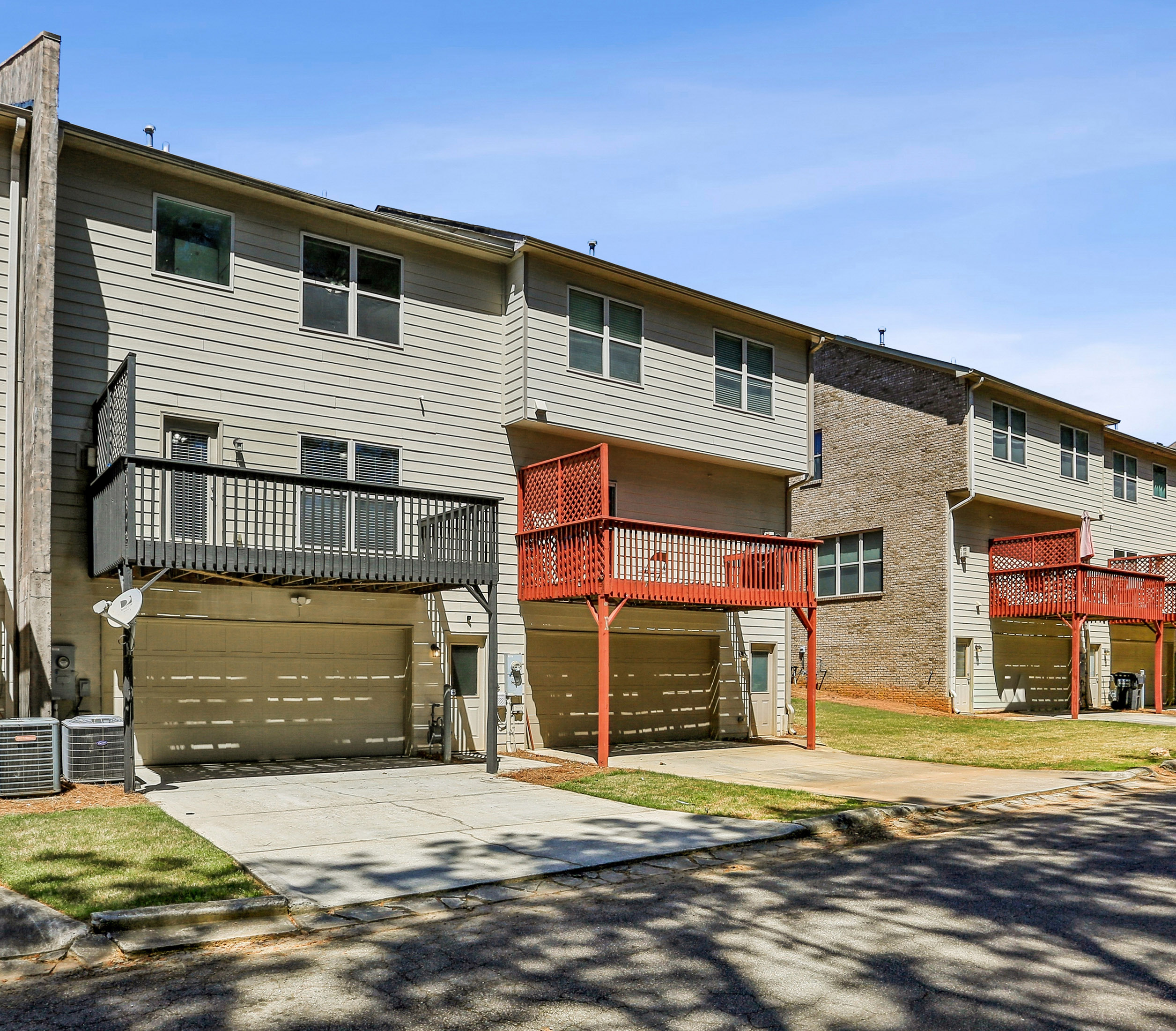  Spacious Three Level Townhome in the Desirable Thorncrest Community - 物件實景